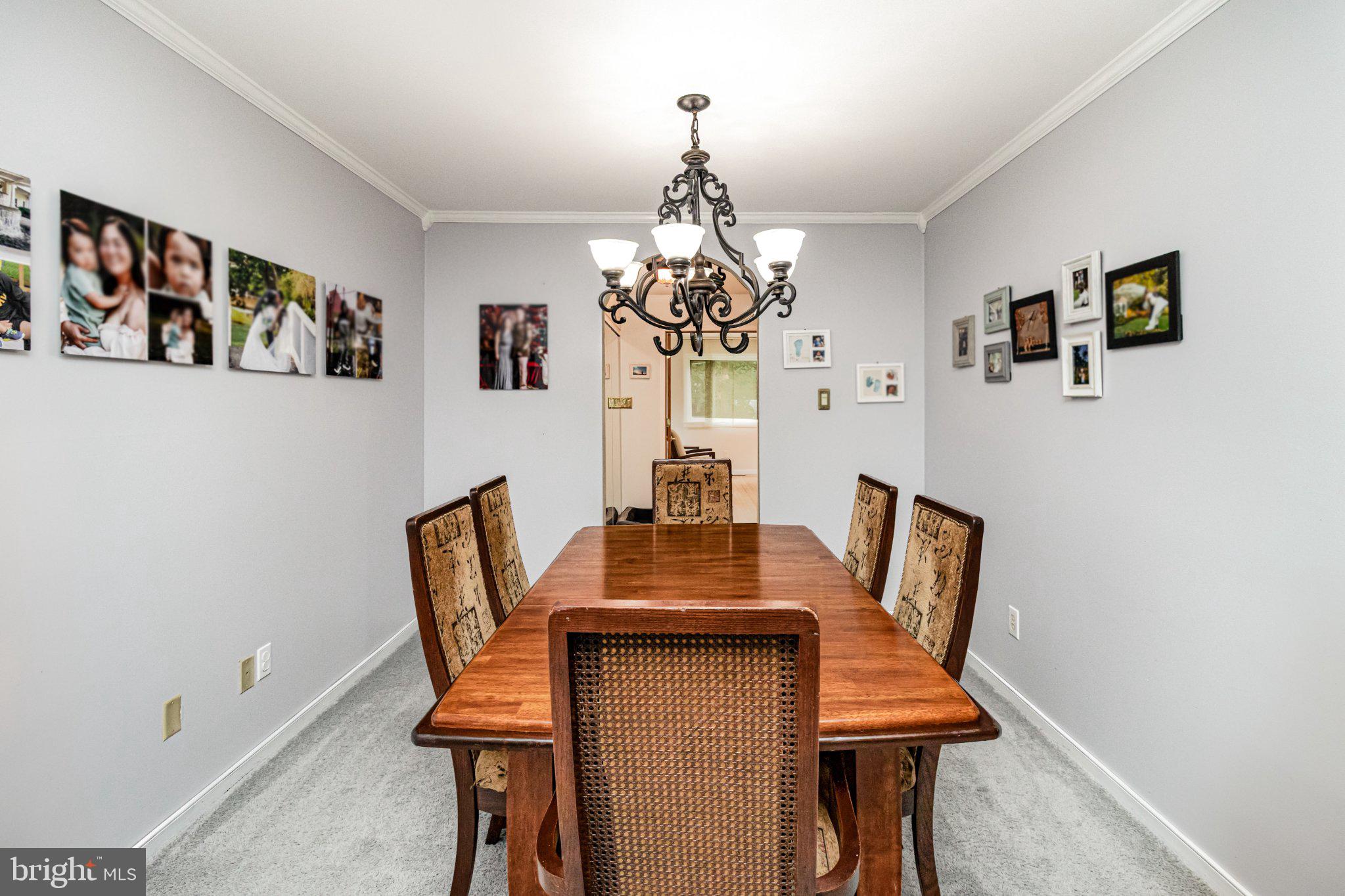 5212 FARMCREST CIRCLE