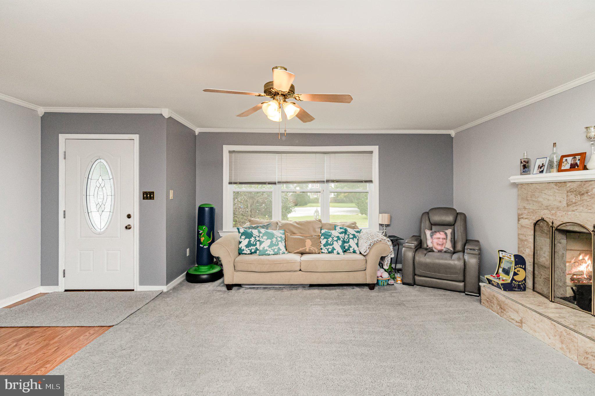 5212 FARMCREST CIRCLE