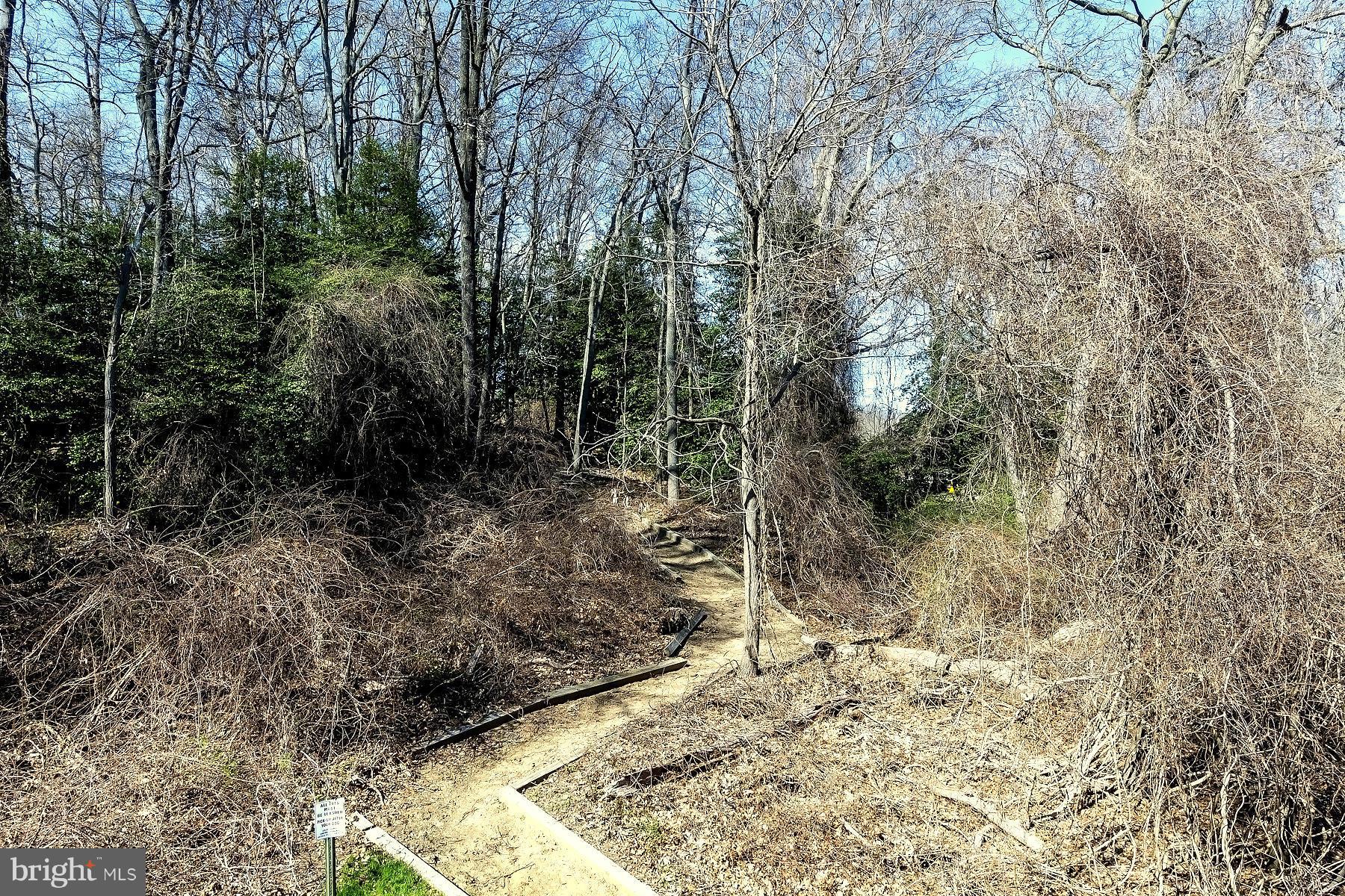 FAIRWAYS BAY HILLS CONDOMINIUMS - Residential