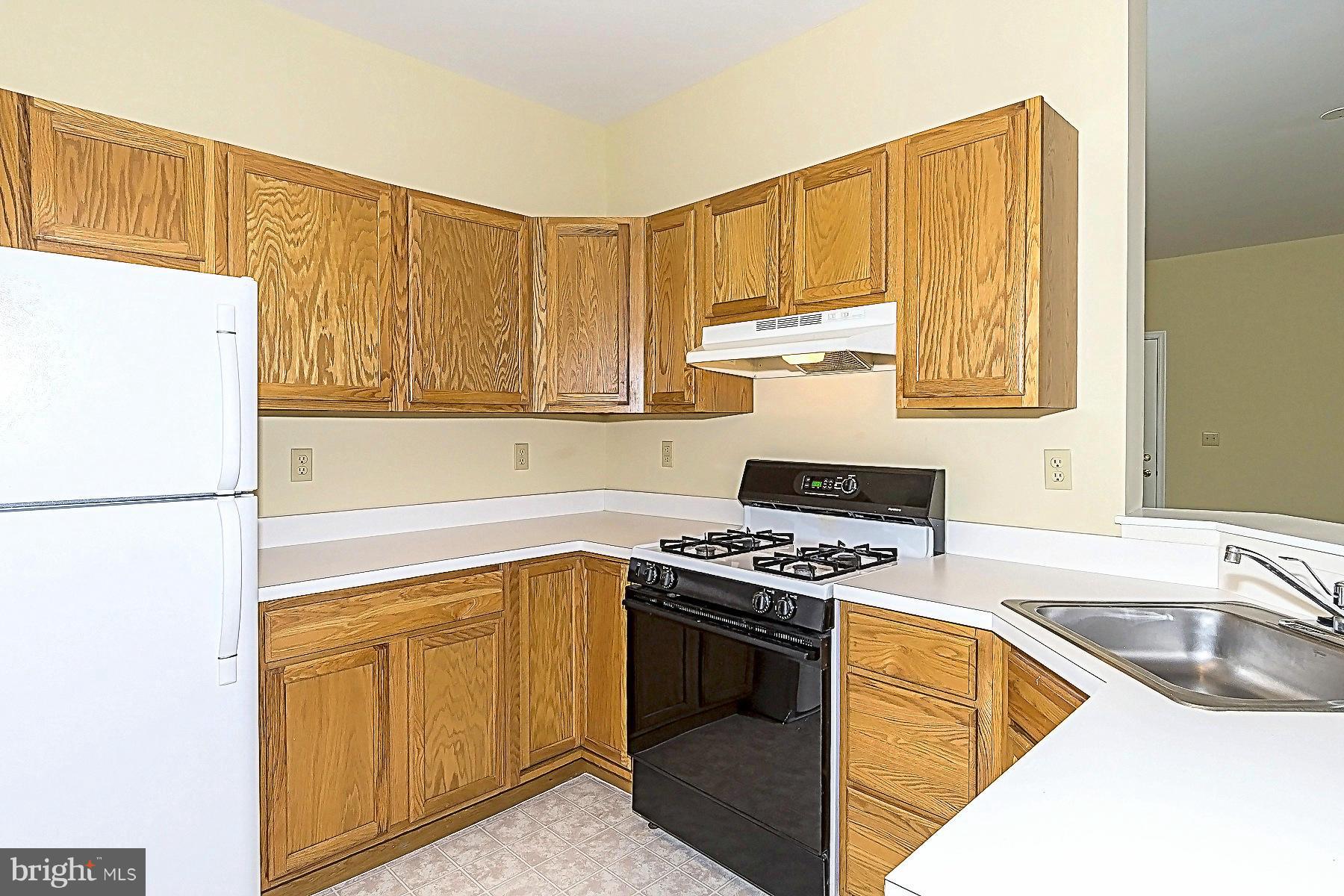 FAIRWAYS BAY HILLS CONDOMINIUMS - Residential