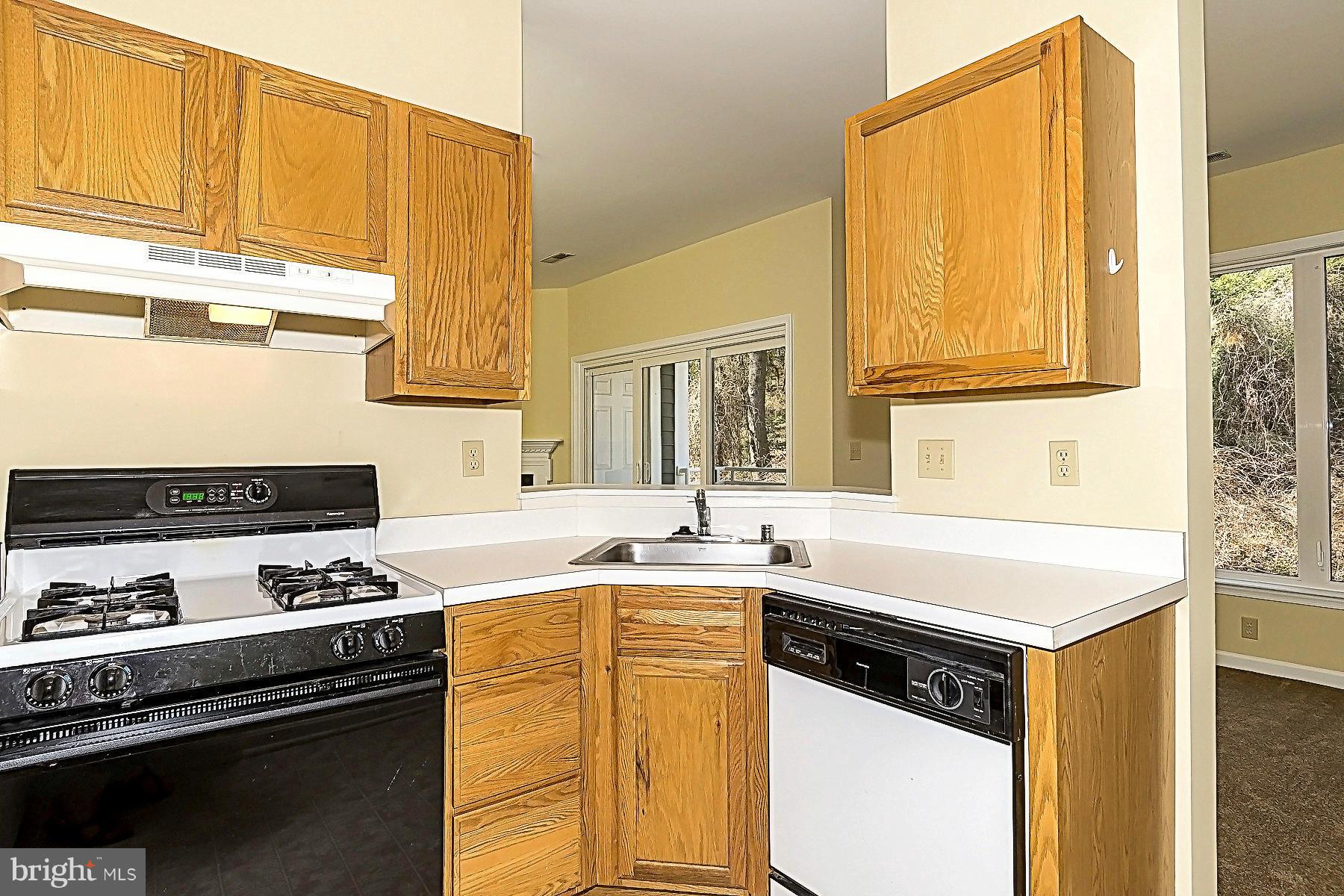 FAIRWAYS BAY HILLS CONDOMINIUMS - Residential