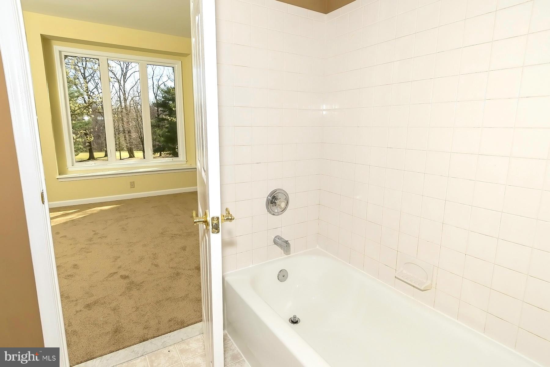 FAIRWAYS BAY HILLS CONDOMINIUMS - Residential