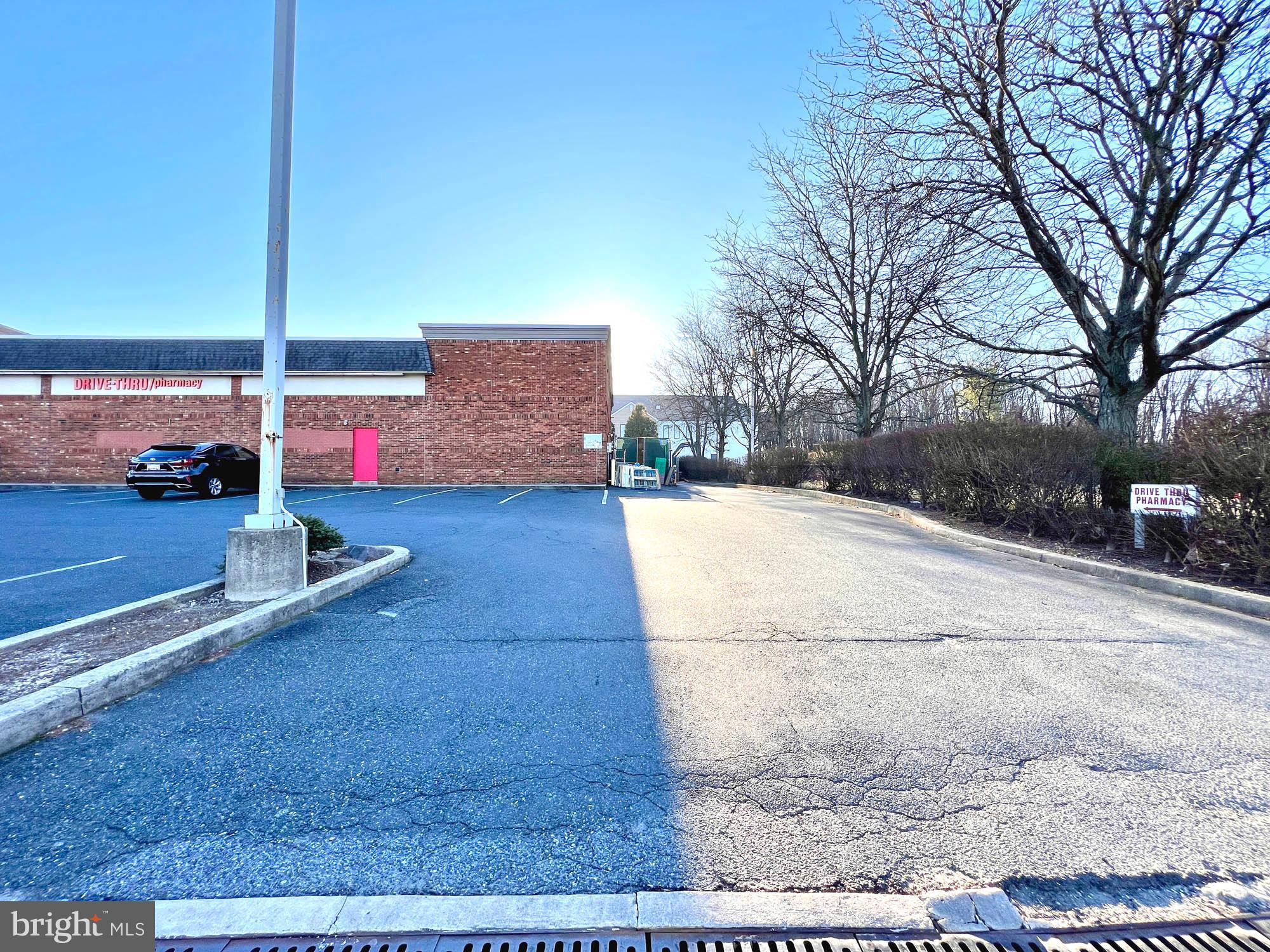 ROSEDALE - Commercial Sale