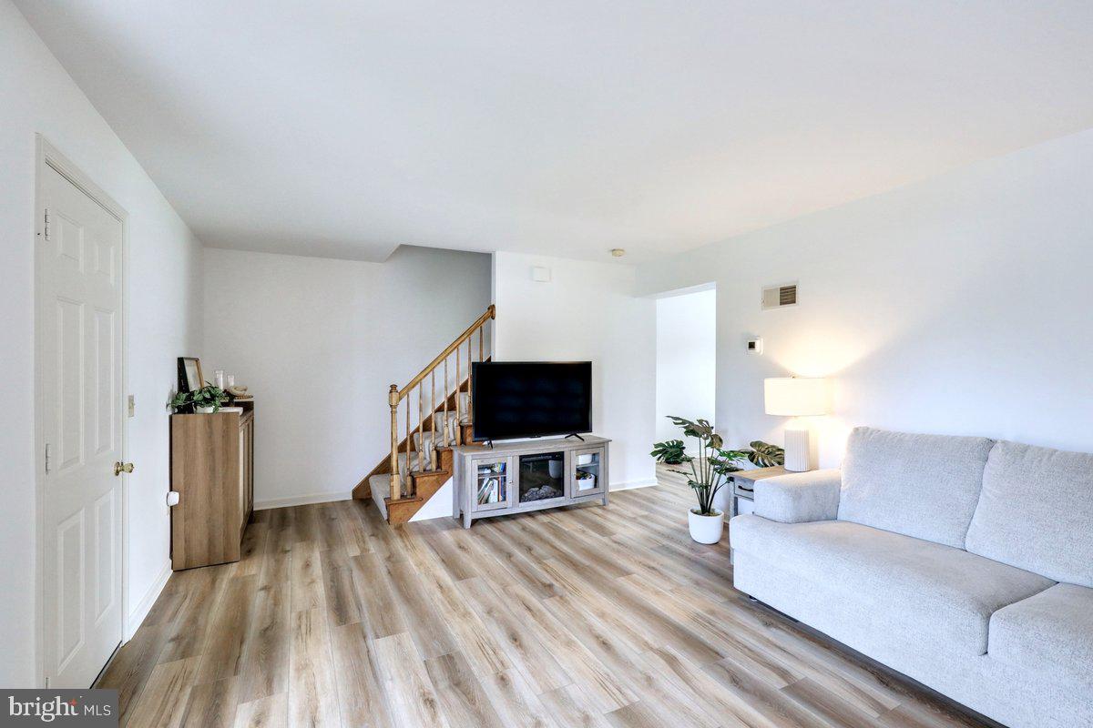 723 W 6TH STREET