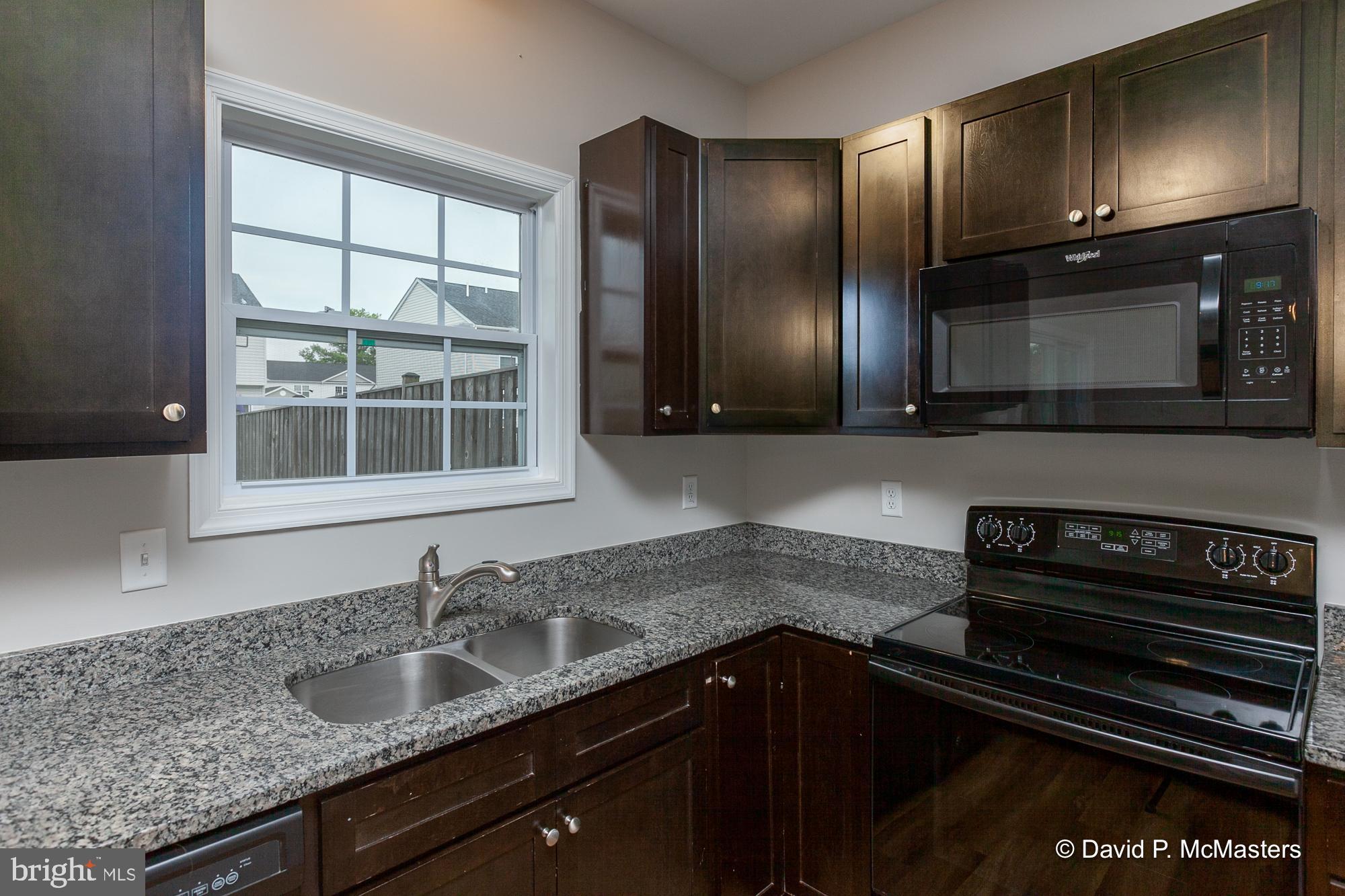 TOWNES OF RIDGEWAY - Residential