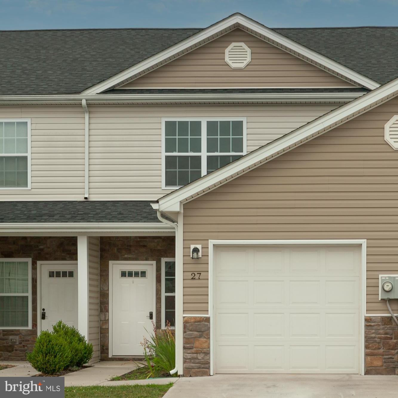 TOWNES OF RIDGEWAY - Residential