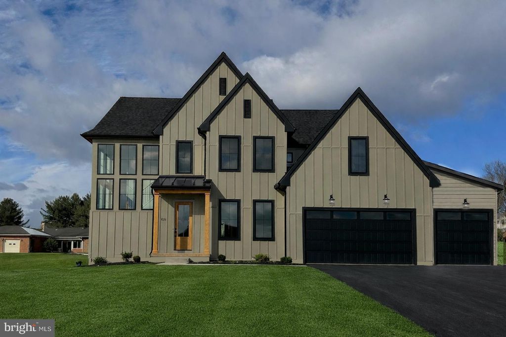 Photo of 3 Balsam Lane, LITITZ, PA 17543 (MLS # PALA2081944)