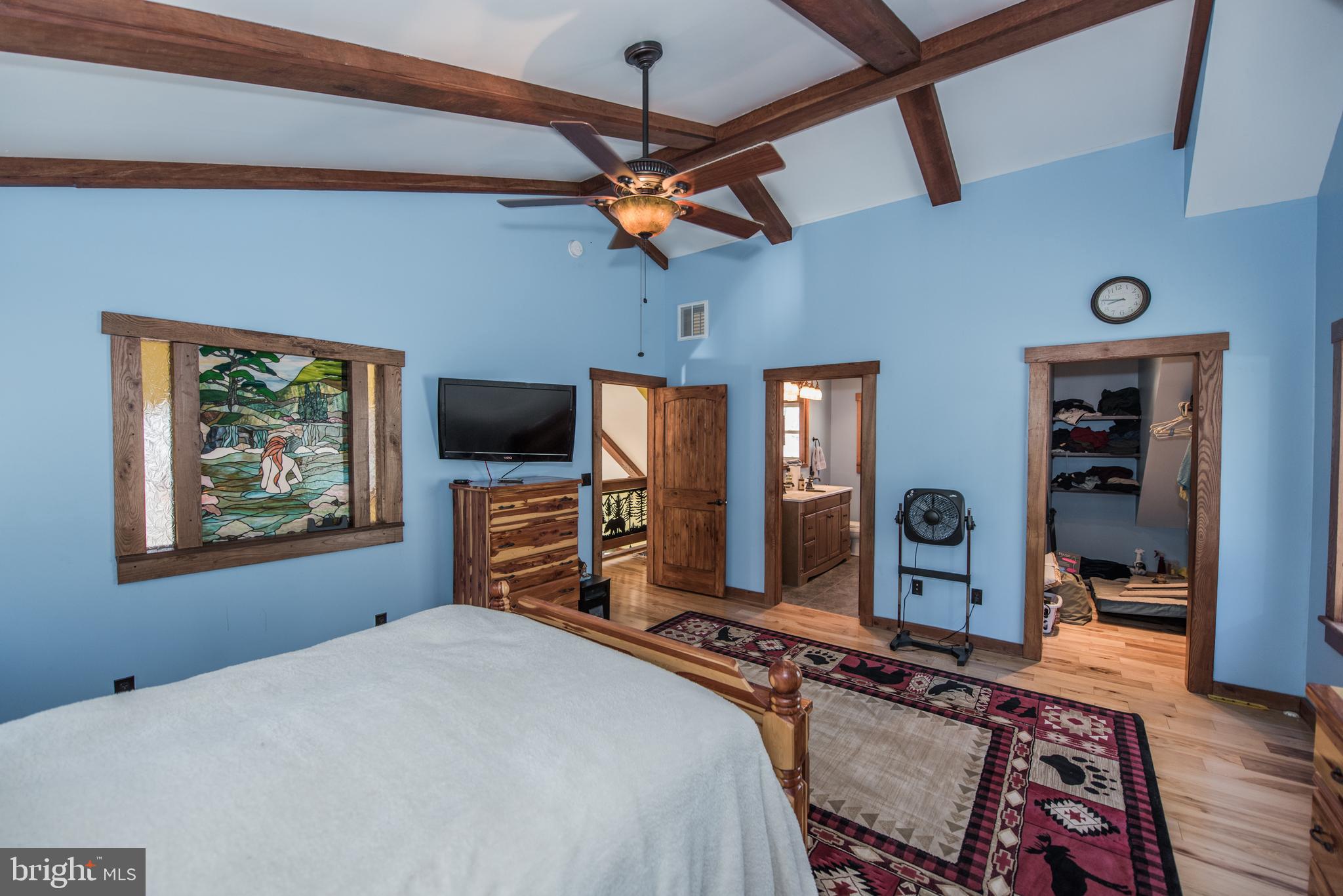 ROUSE MOUNTAIN - Residential