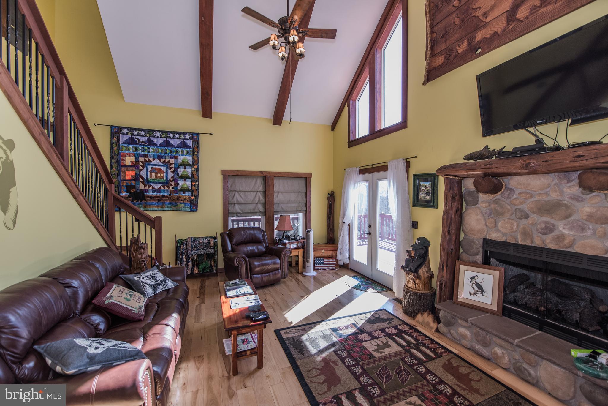 ROUSE MOUNTAIN - Residential