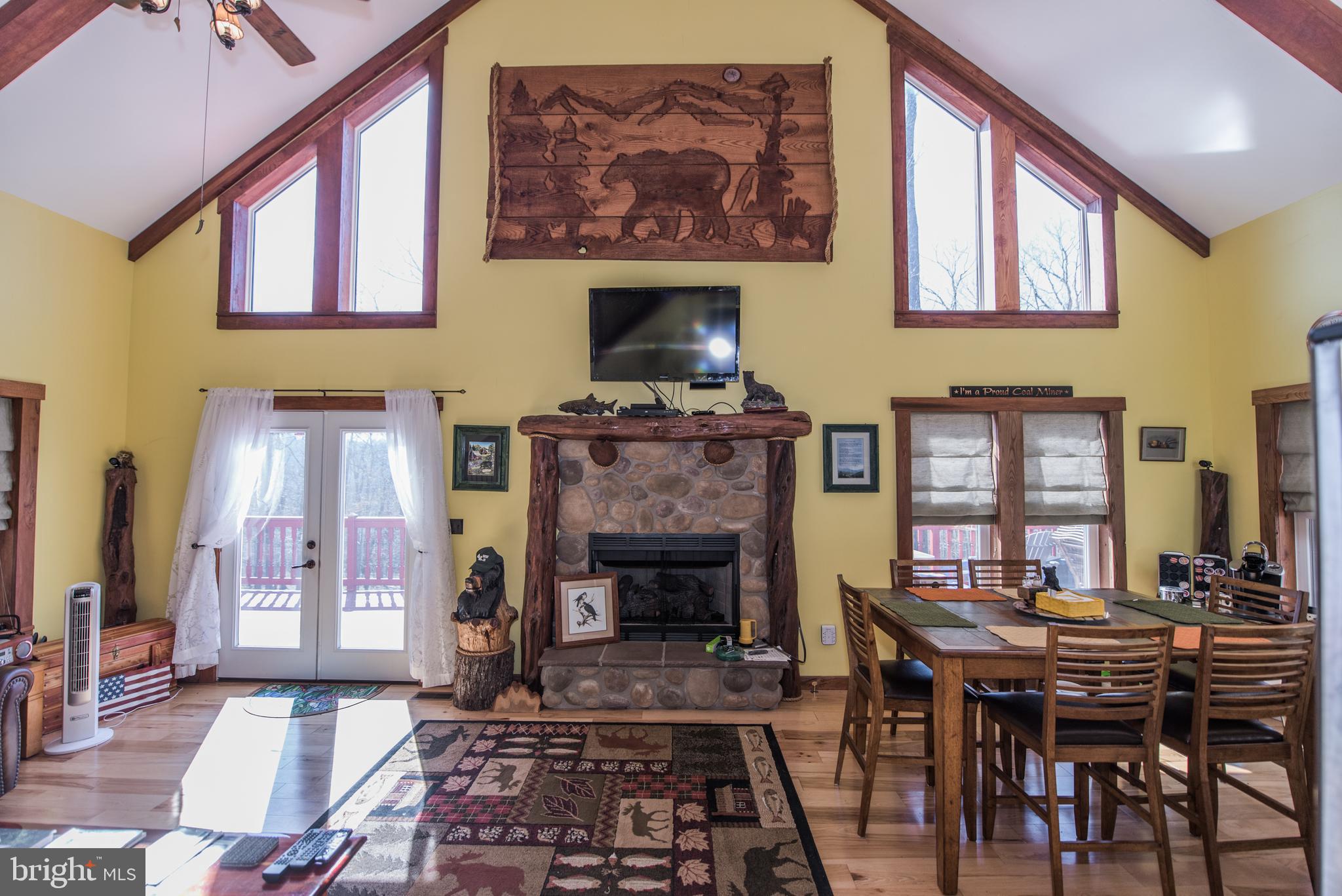 ROUSE MOUNTAIN - Residential