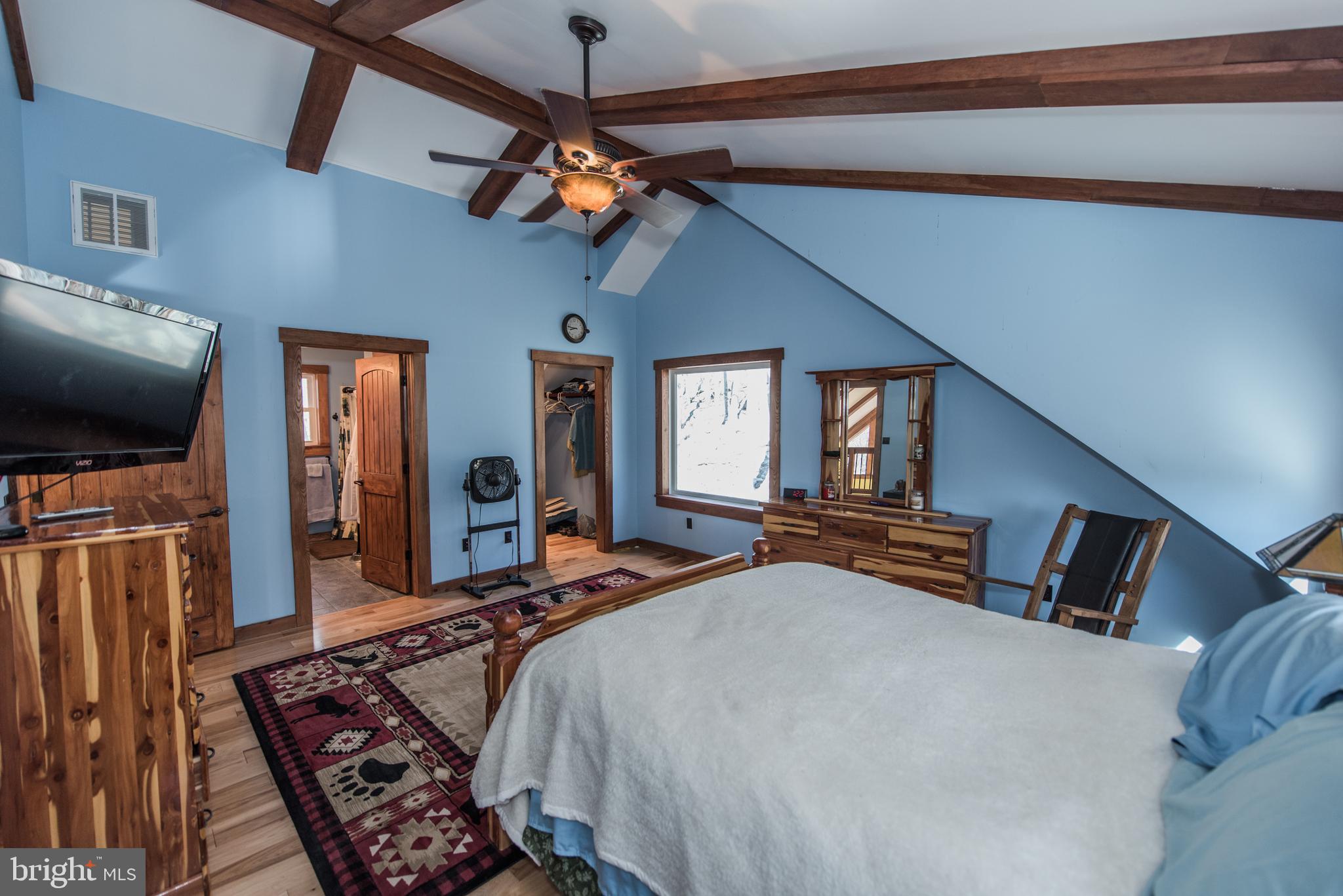 ROUSE MOUNTAIN - Residential