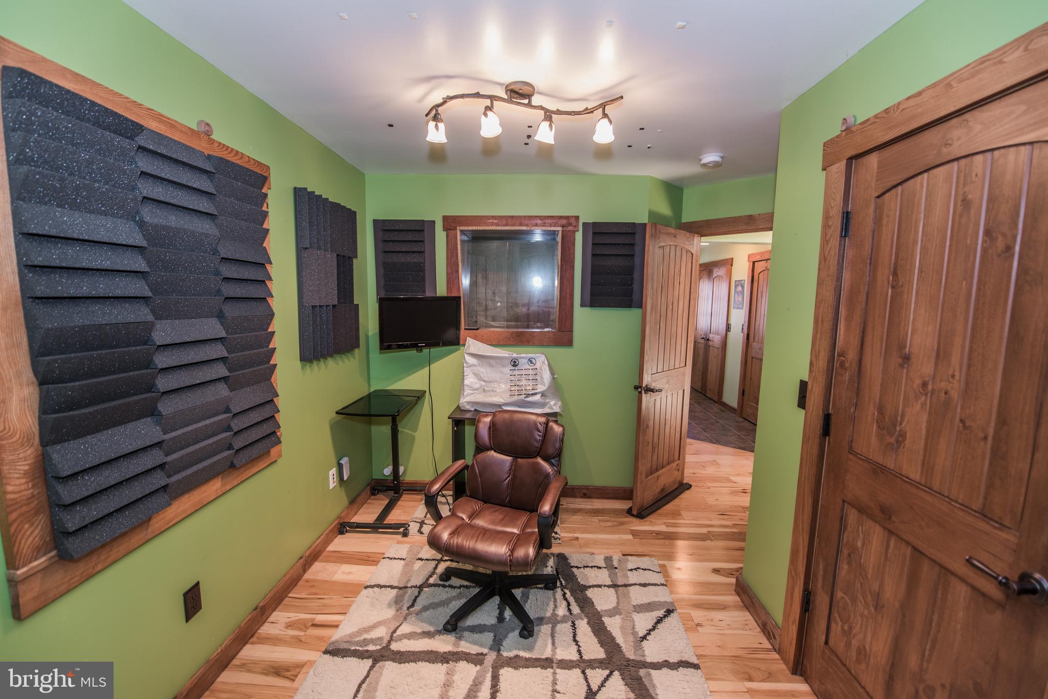 ROUSE MOUNTAIN - Residential