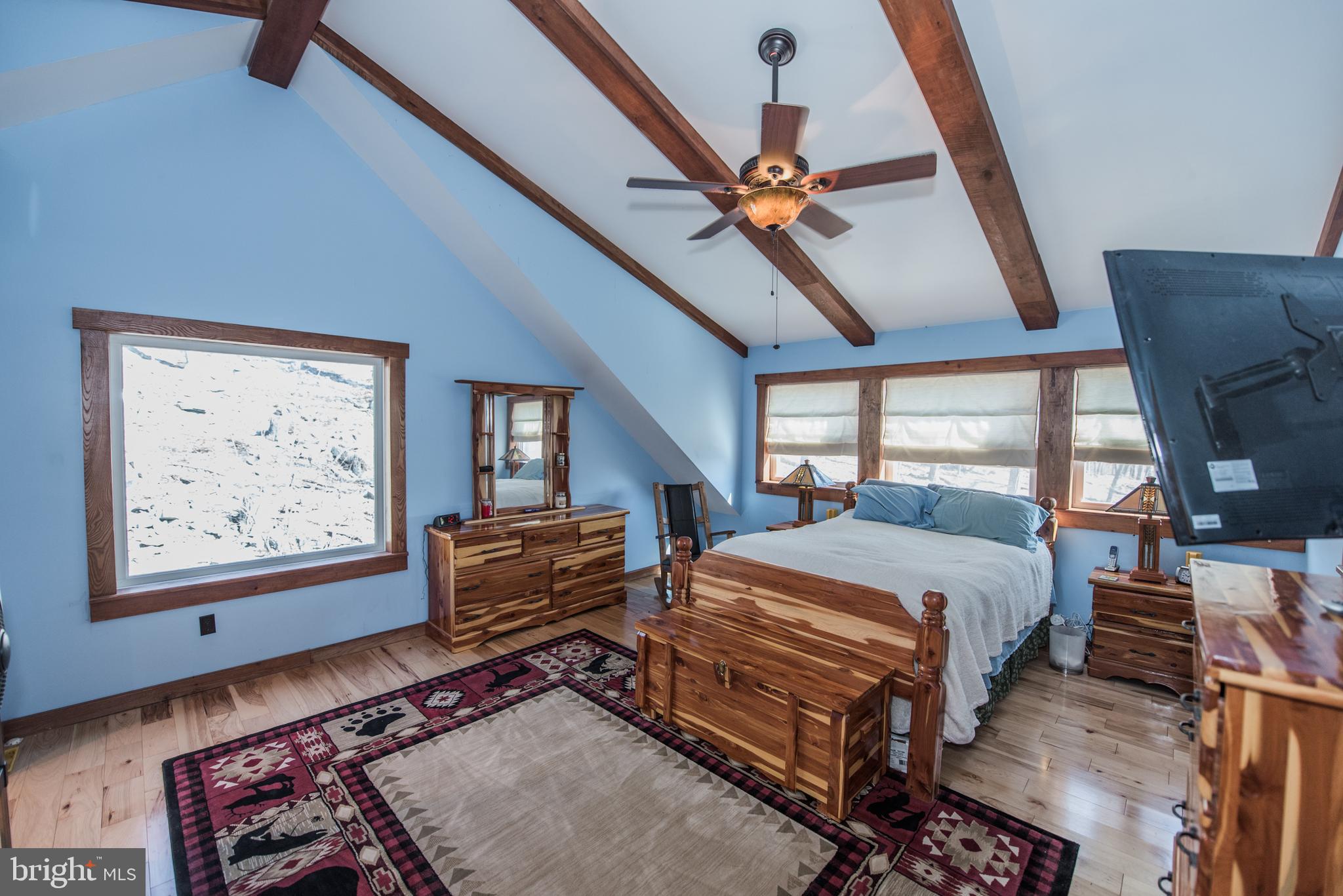 ROUSE MOUNTAIN - Residential