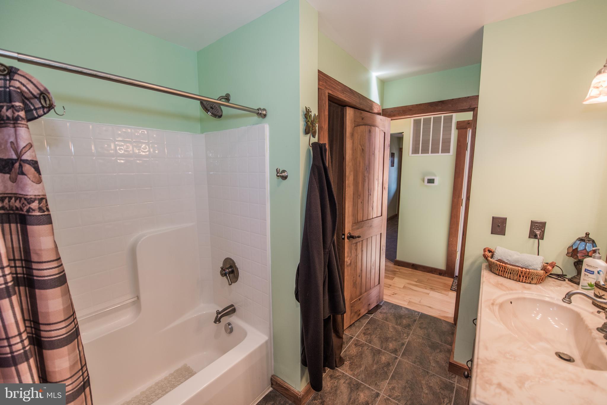 ROUSE MOUNTAIN - Residential