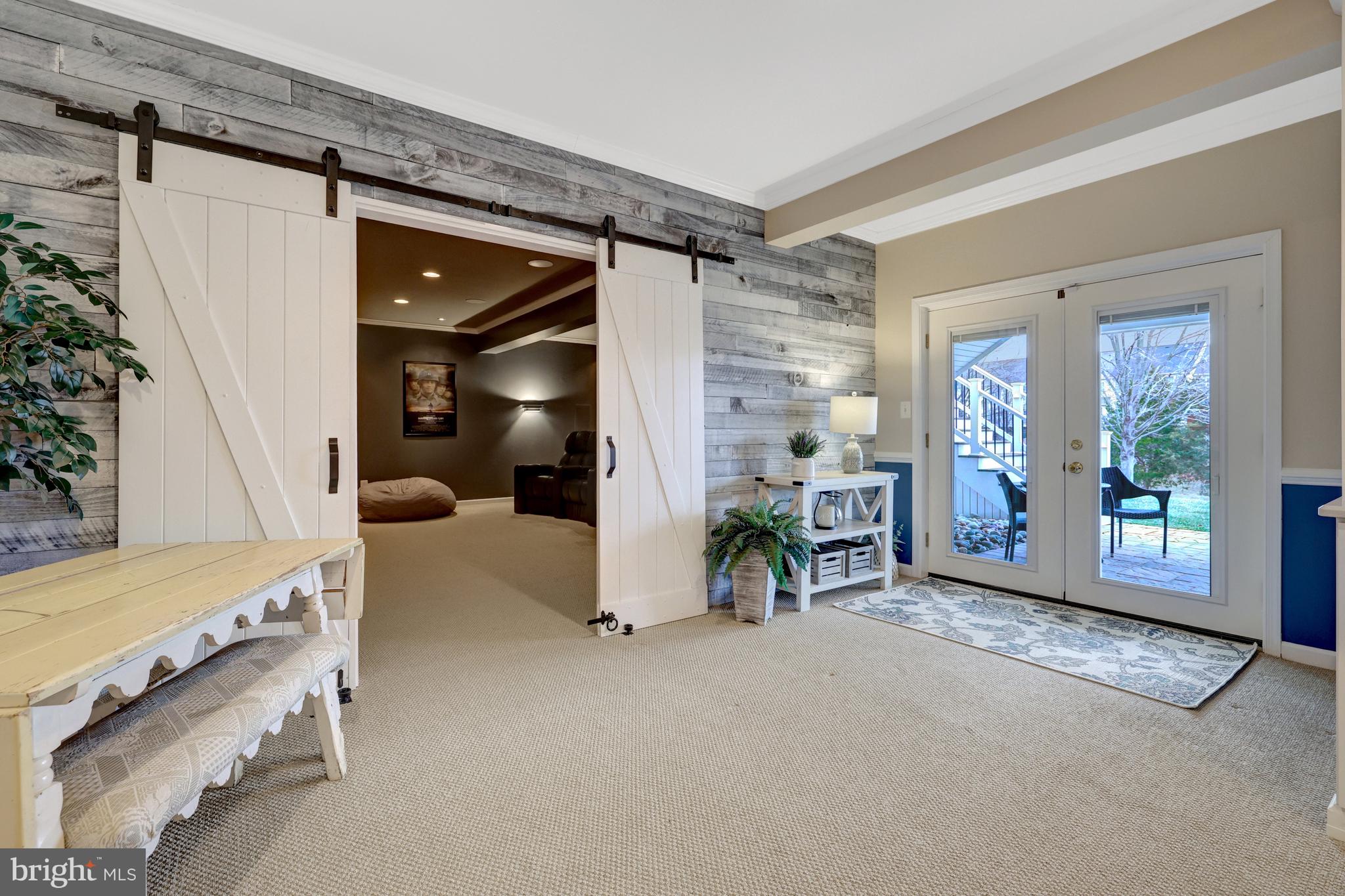 LOUDOUN VALLEY ESTATES - Residential