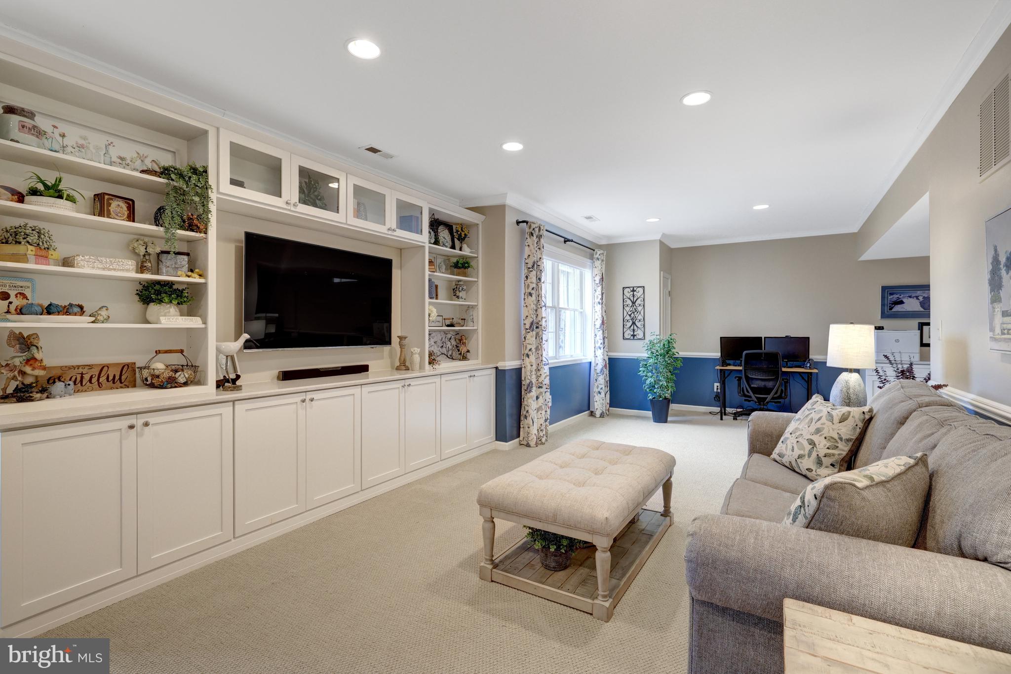 LOUDOUN VALLEY ESTATES - Residential