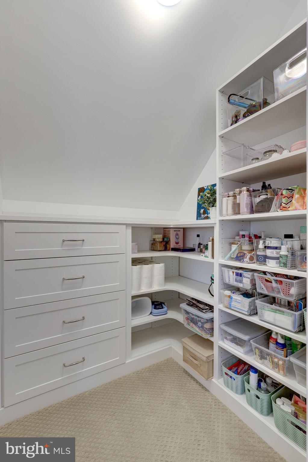 LOUDOUN VALLEY ESTATES - Residential