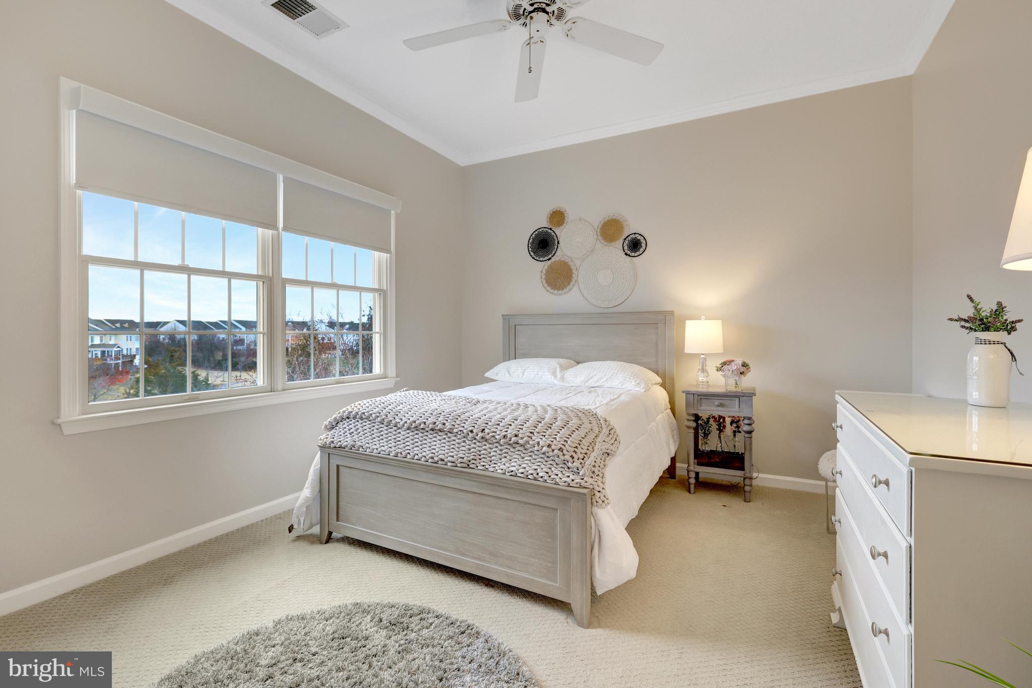 LOUDOUN VALLEY ESTATES - Residential