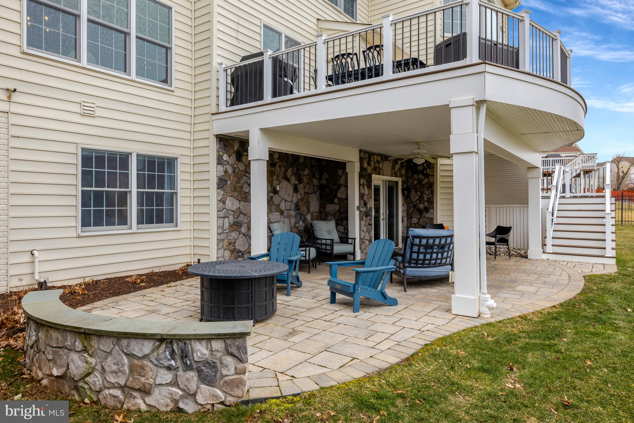 LOUDOUN VALLEY ESTATES - Residential