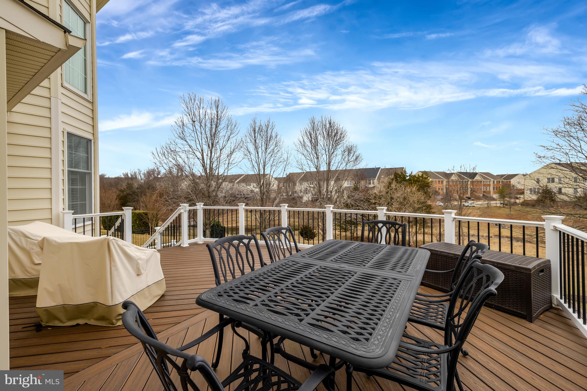 LOUDOUN VALLEY ESTATES - Residential