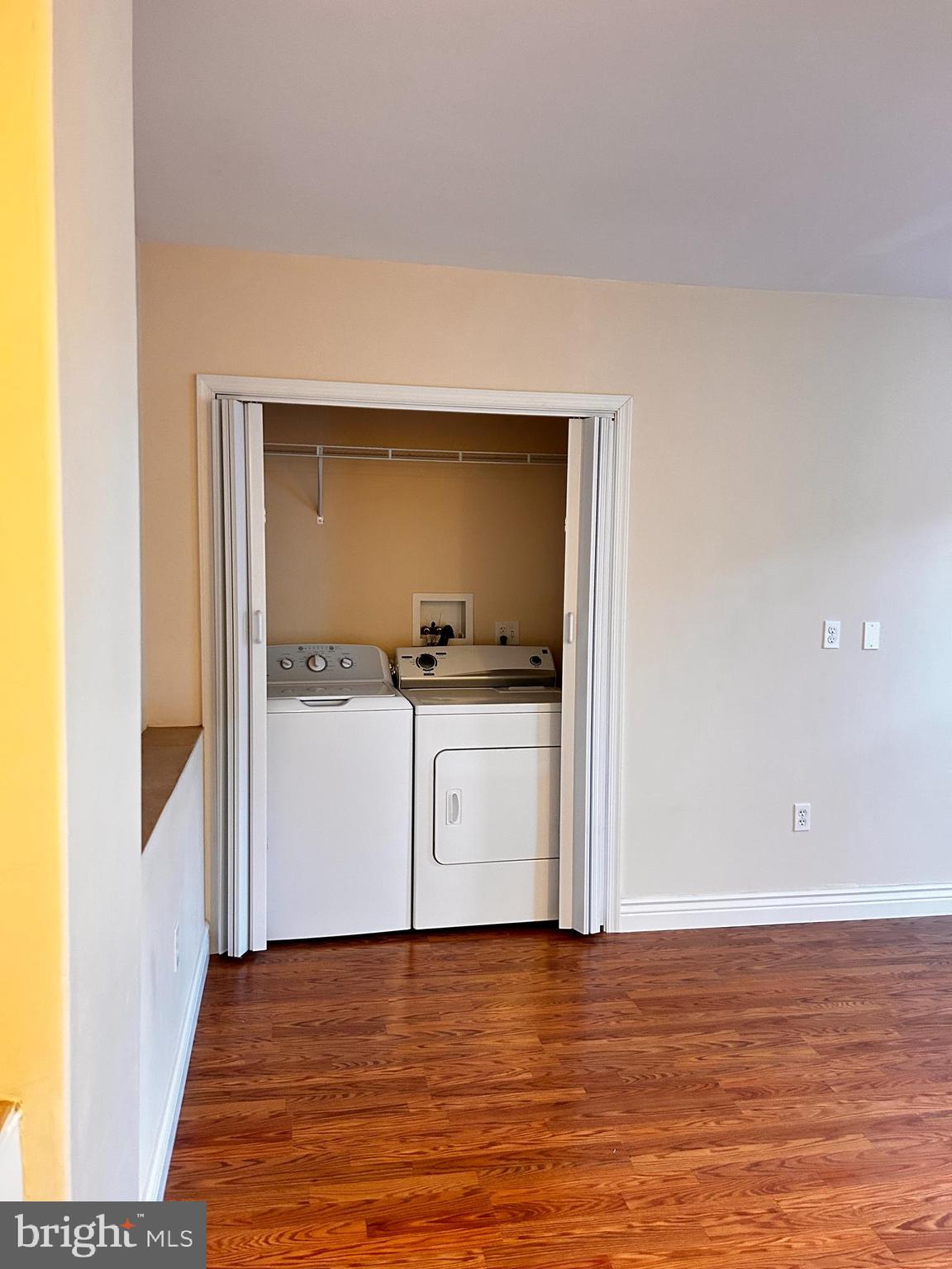 GARFIELD SQUARE - Residential Lease