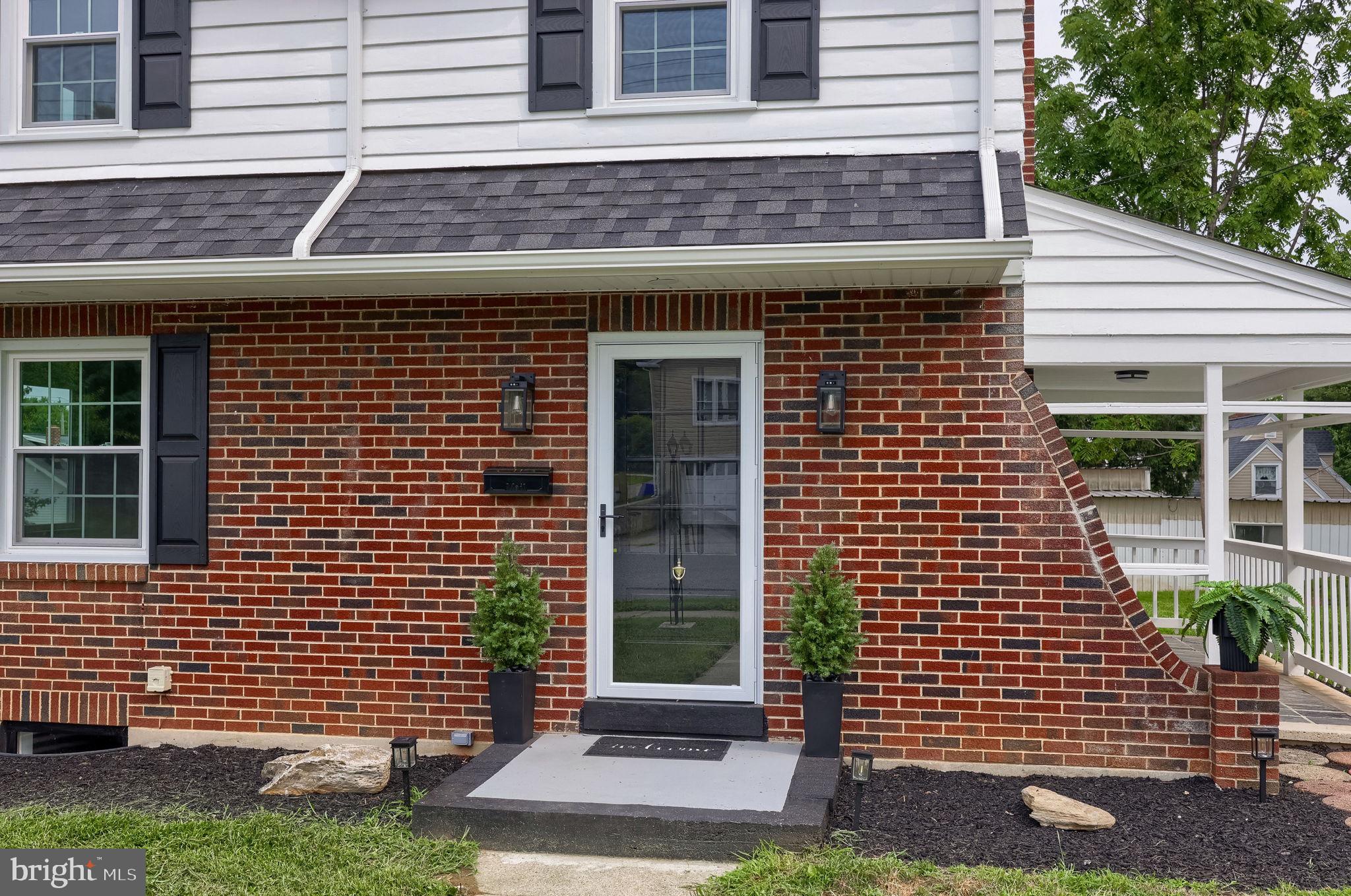11 E HERMAN AVENUE