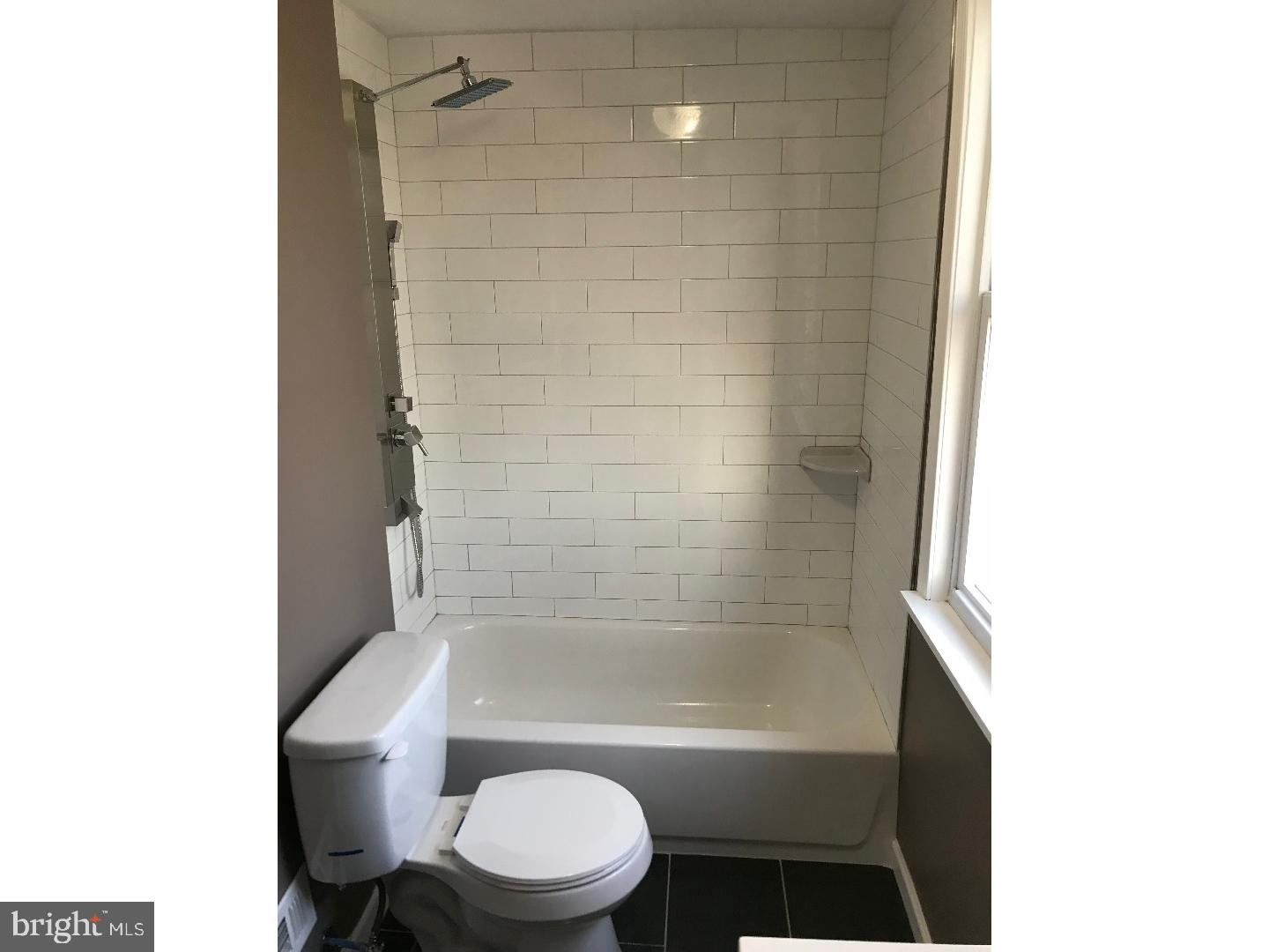 PORT RICHMOND - Residential Lease