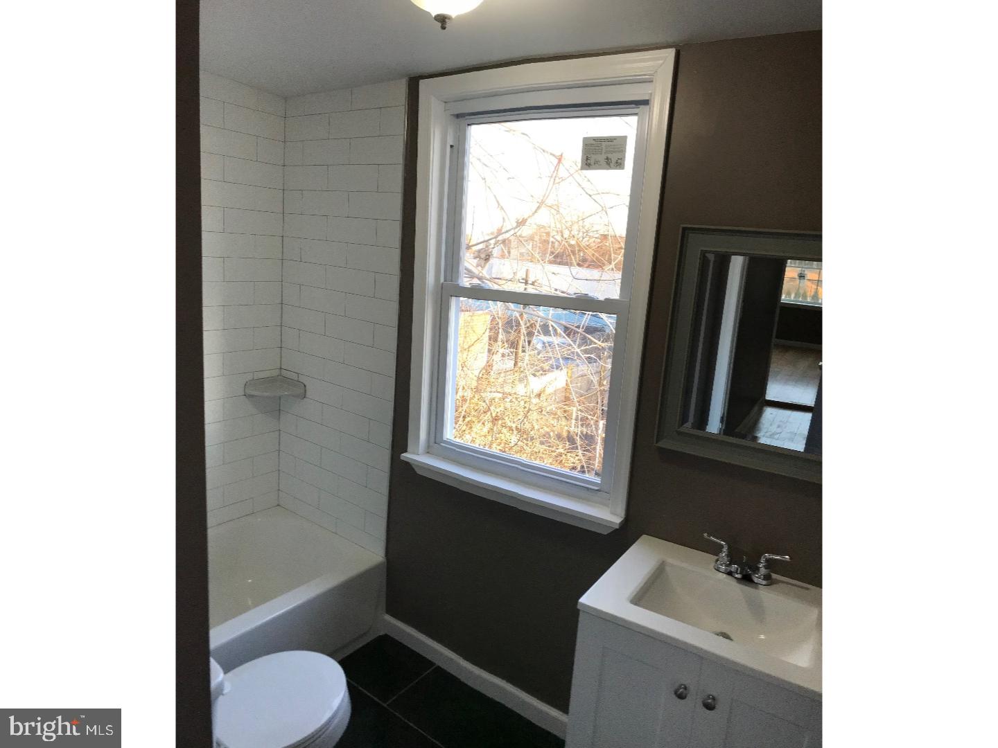 PORT RICHMOND - Residential Lease