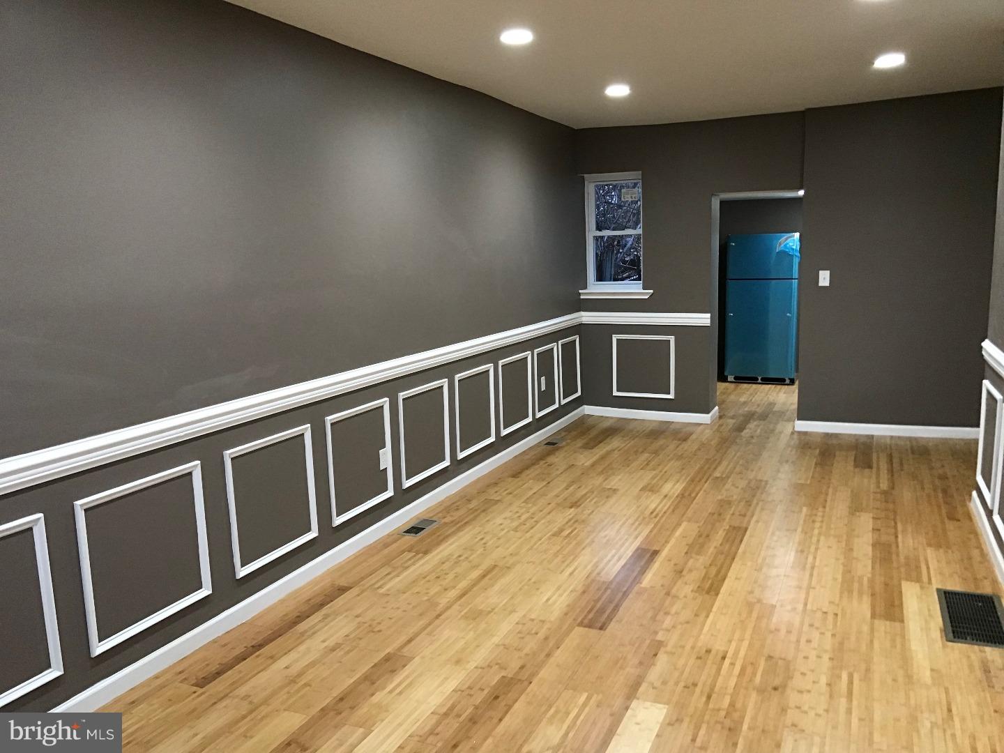 PORT RICHMOND - Residential Lease