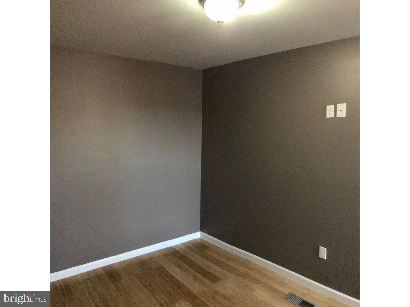 PORT RICHMOND - Residential Lease