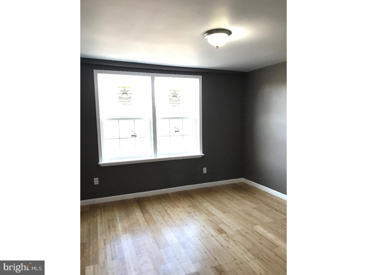 PORT RICHMOND - Residential Lease