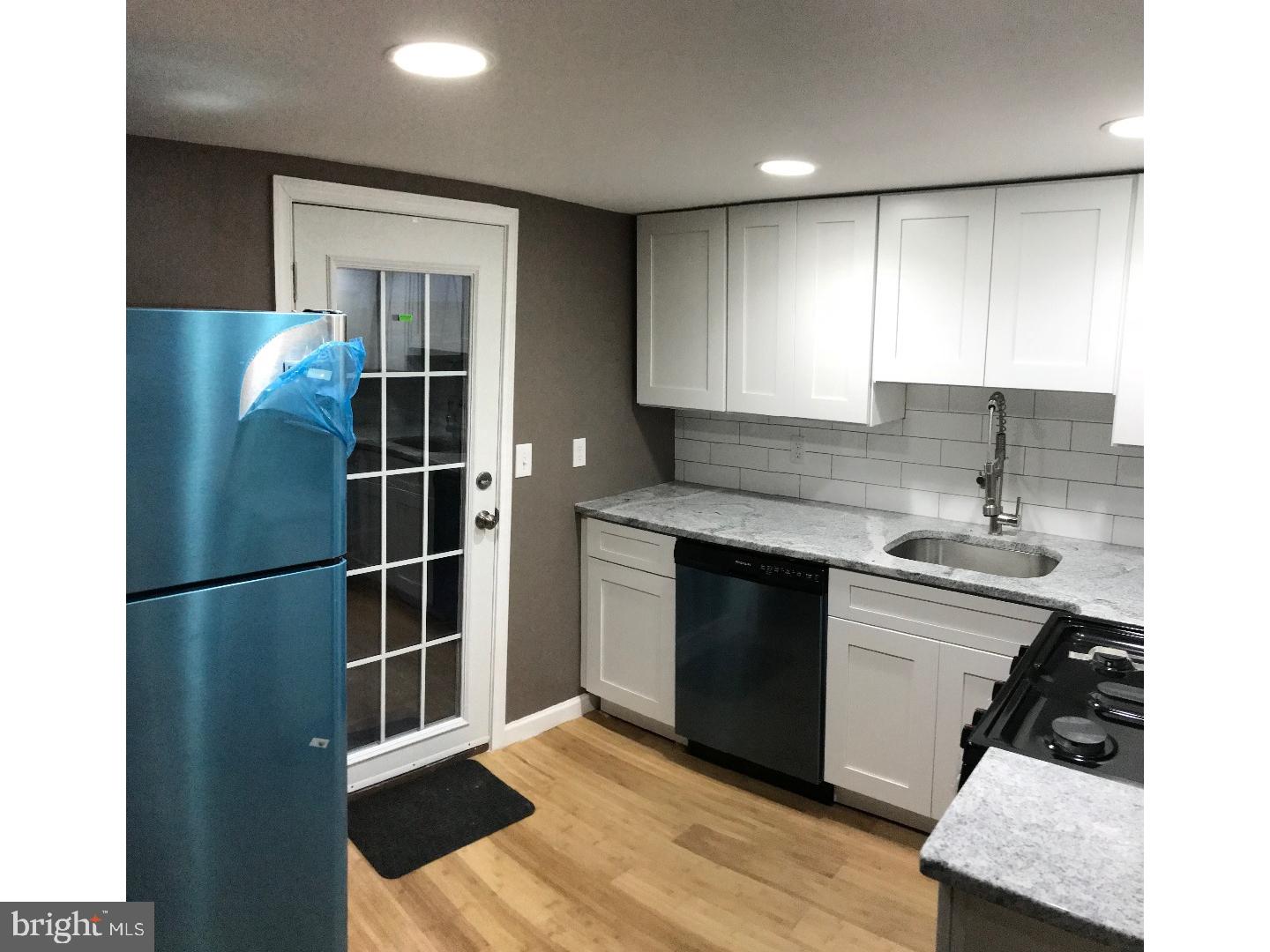 PORT RICHMOND - Residential Lease