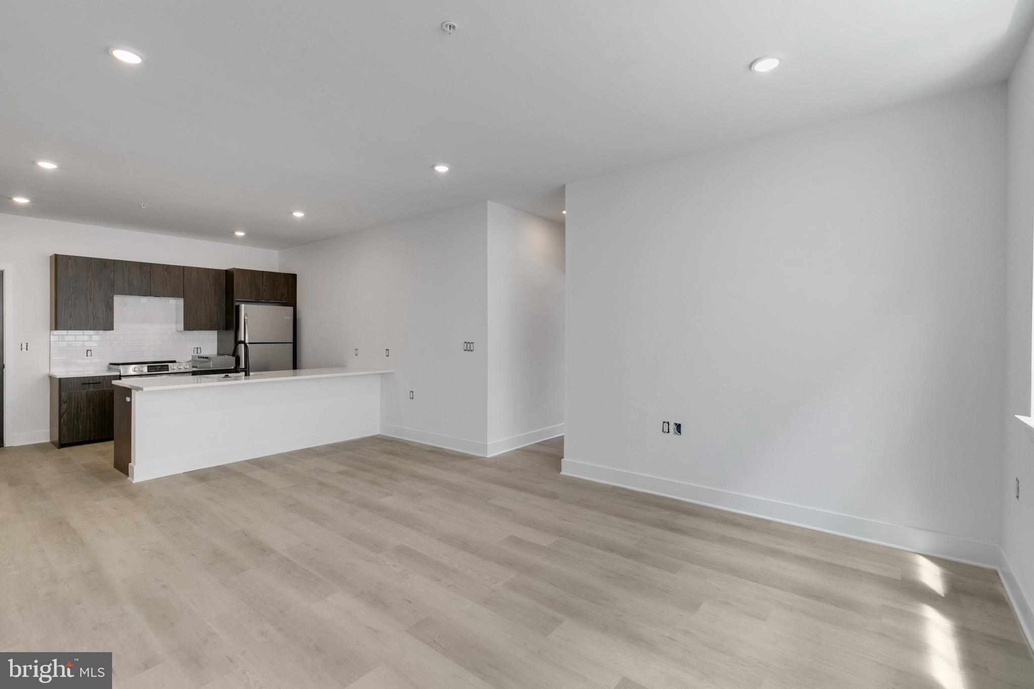 3045 RICHMOND STREET 51 504