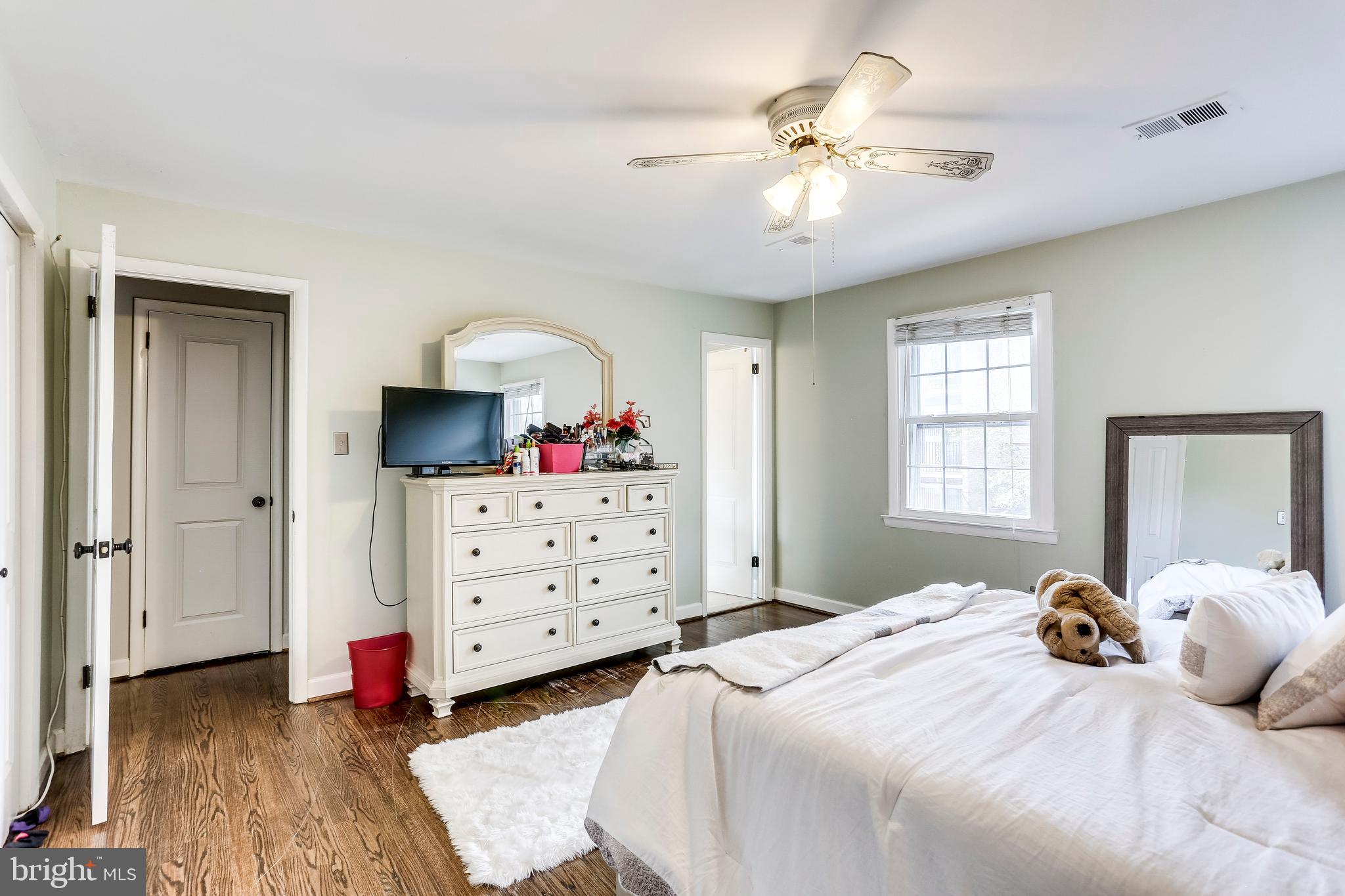 EAST BARCROFT - Residential