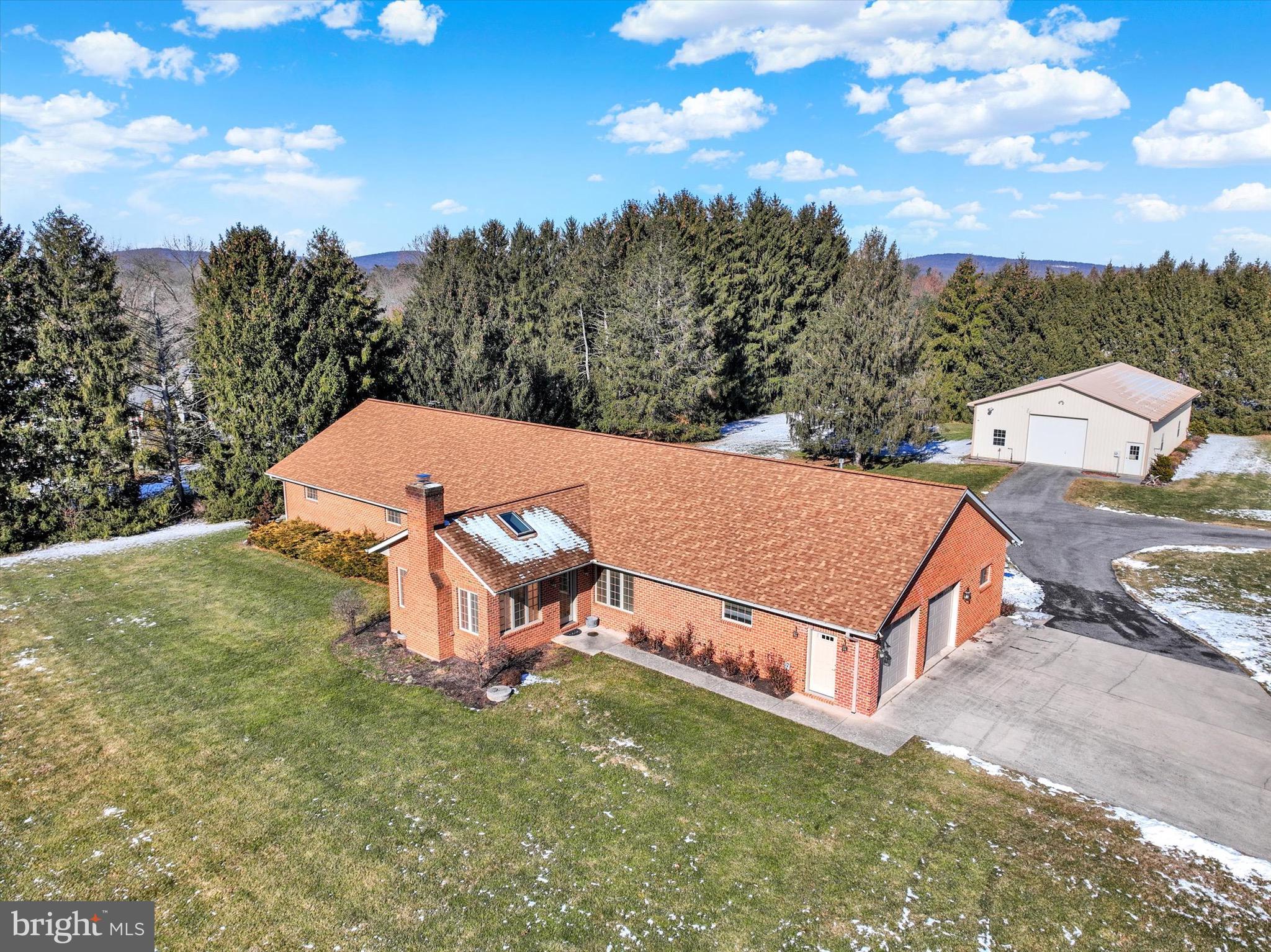 OUTDOOR COUNTRY CLUB - Residential