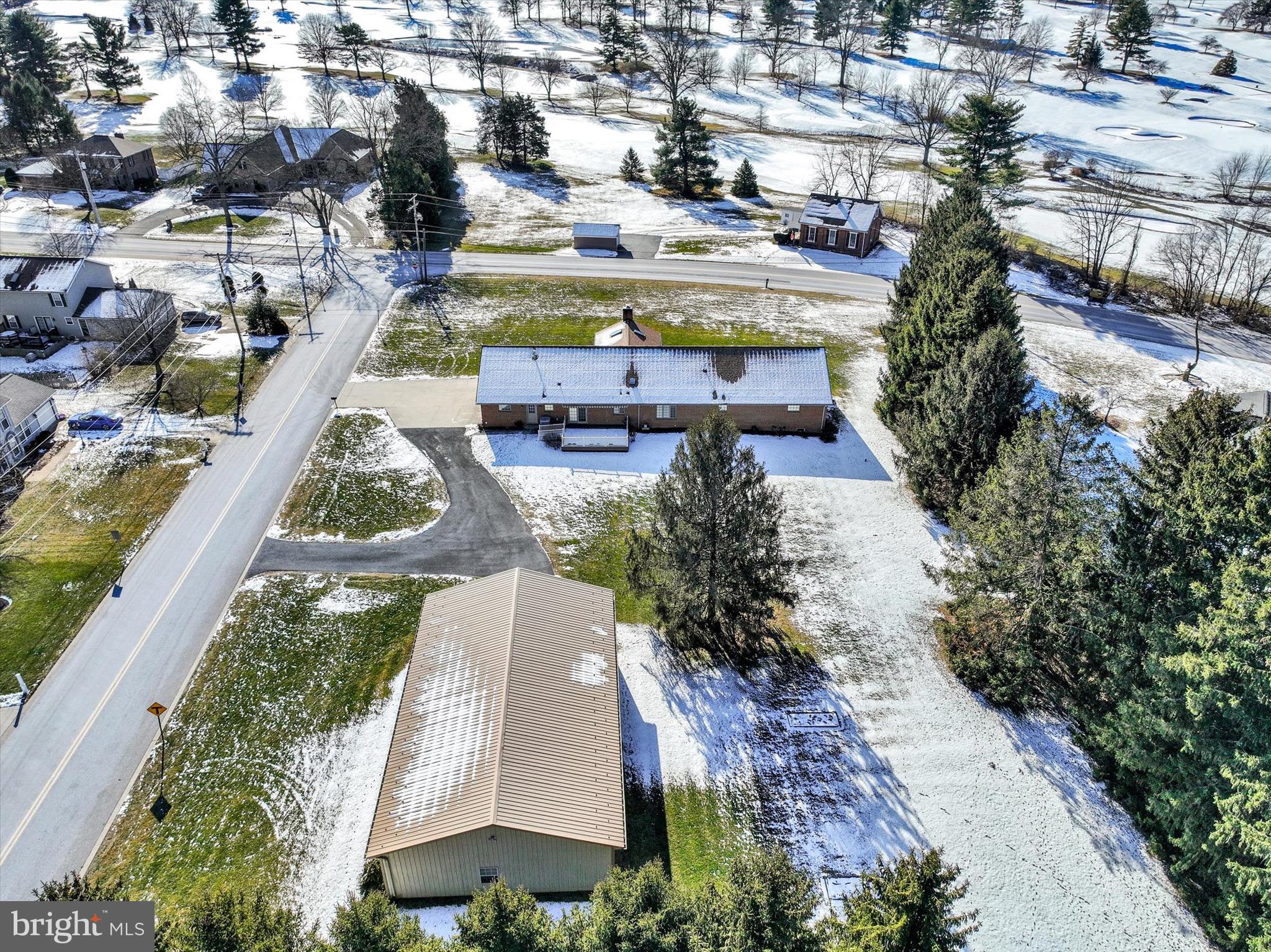 OUTDOOR COUNTRY CLUB - Residential