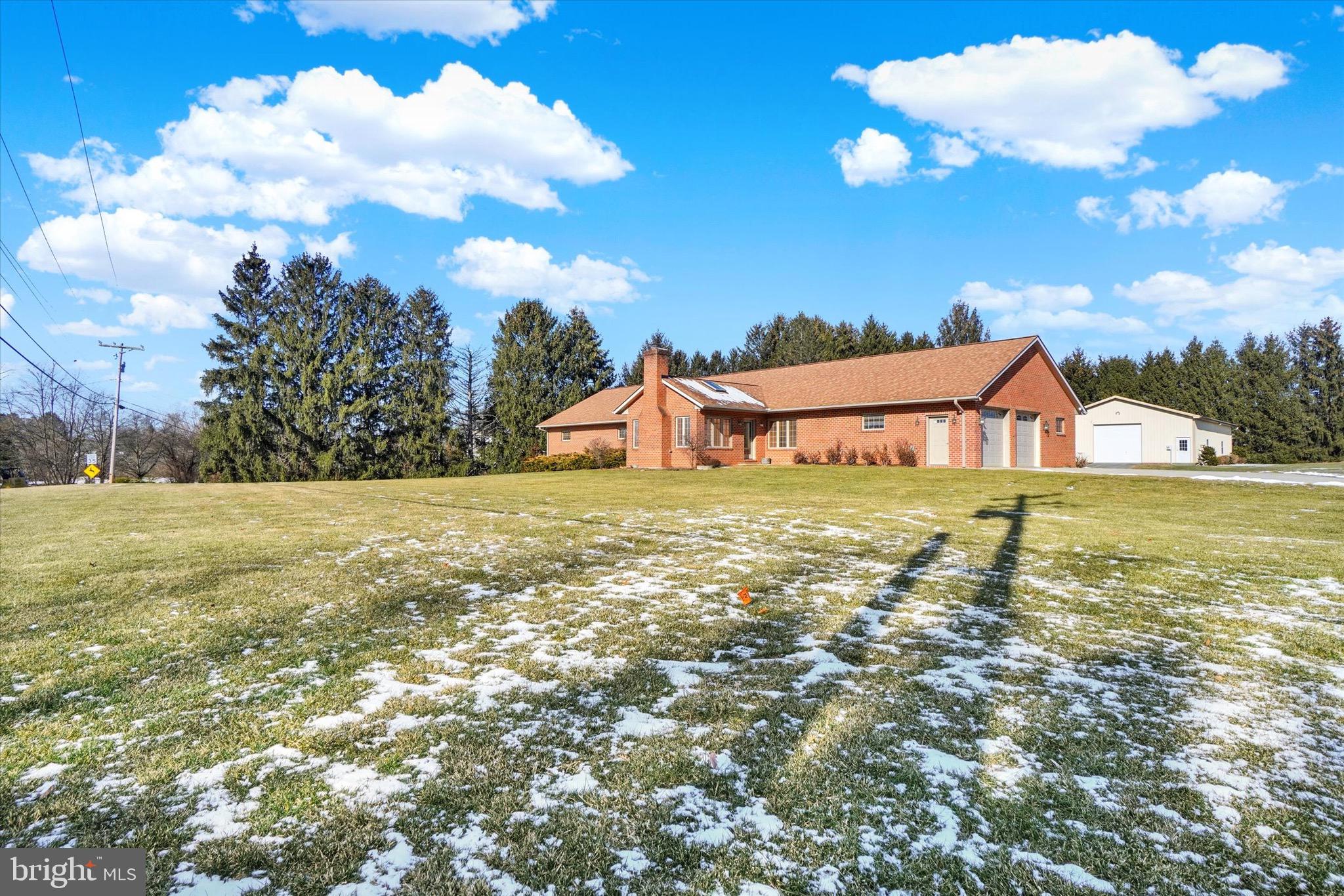 OUTDOOR COUNTRY CLUB - Residential