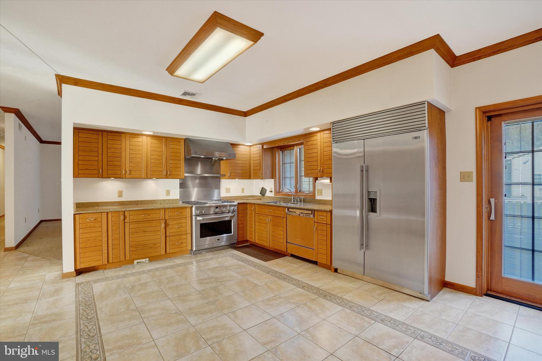 OUTDOOR COUNTRY CLUB - Residential