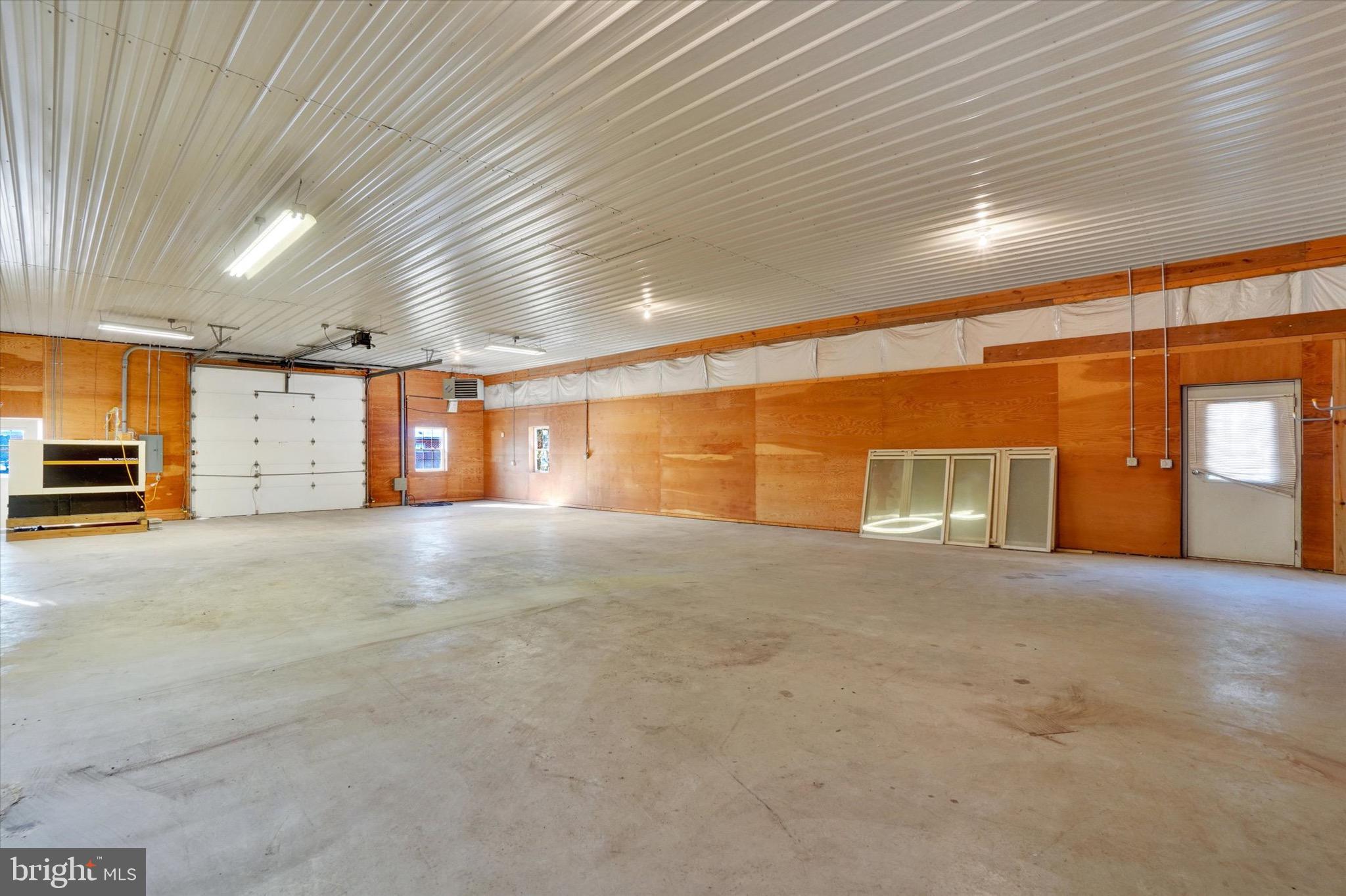 OUTDOOR COUNTRY CLUB - Residential