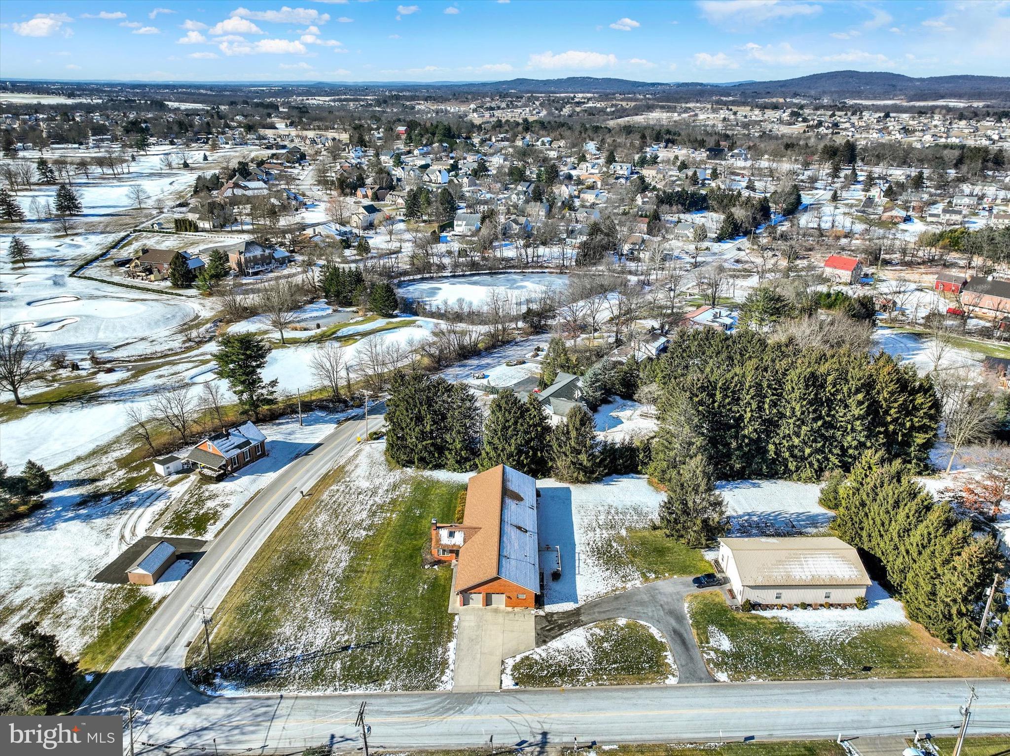 OUTDOOR COUNTRY CLUB - Residential