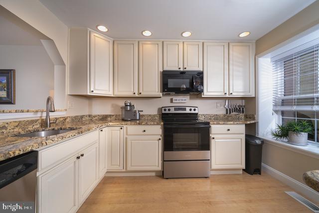 TERRACES OF WINDON - Residential Lease