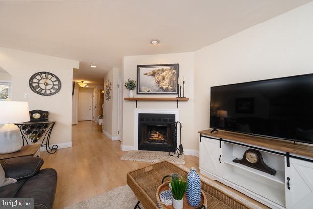 TERRACES OF WINDON - Residential Lease