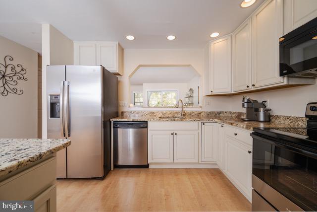 TERRACES OF WINDON - Residential Lease