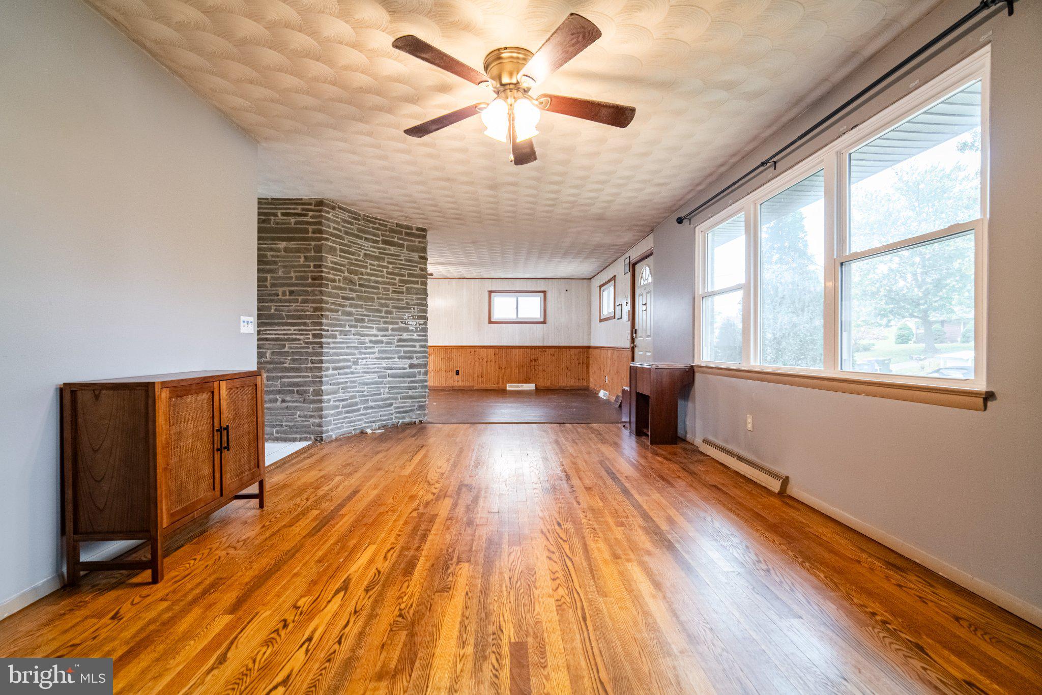 2428 ANITA DRIVE