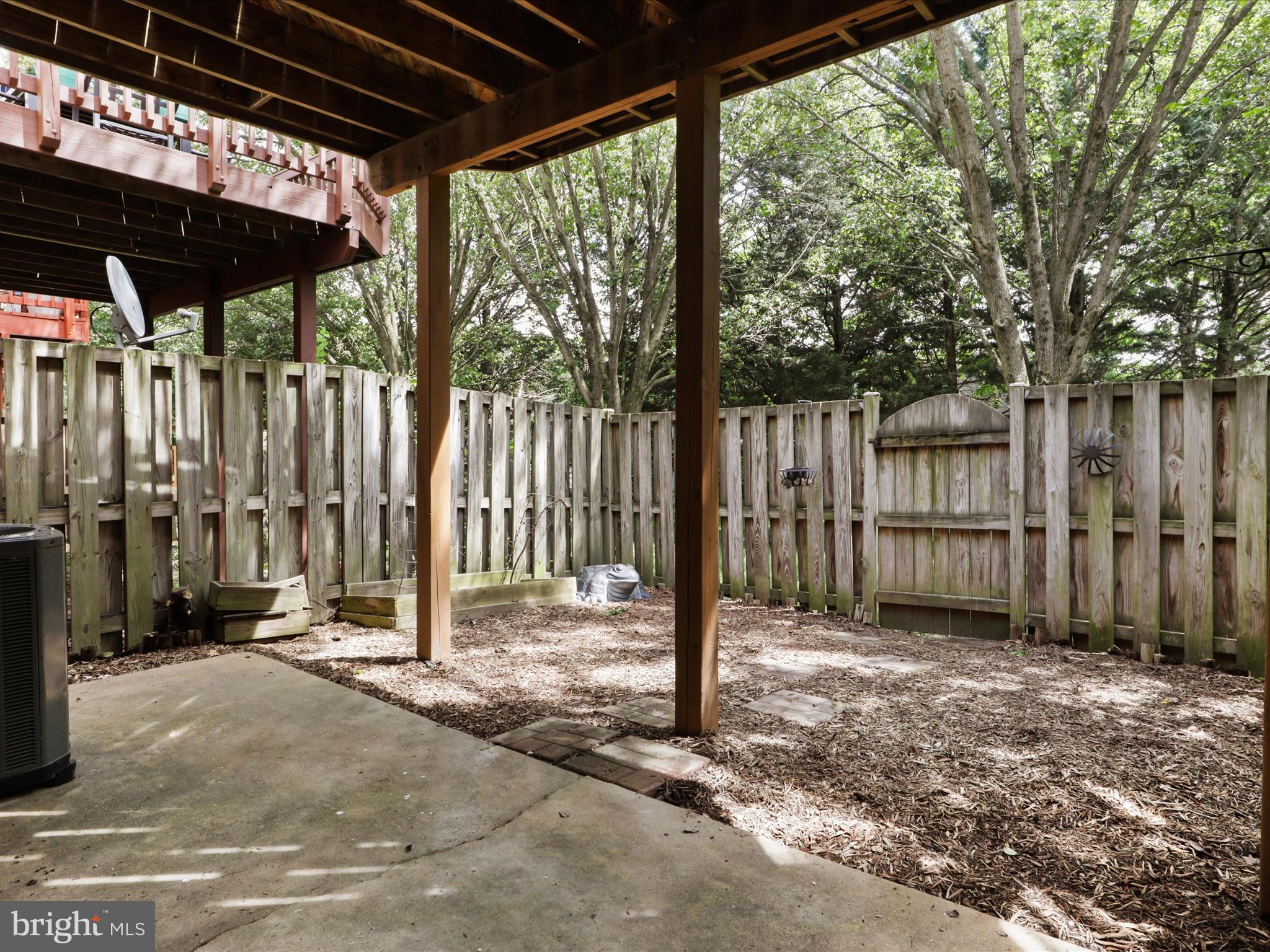 LINCOLNIA MEWS - Residential Lease