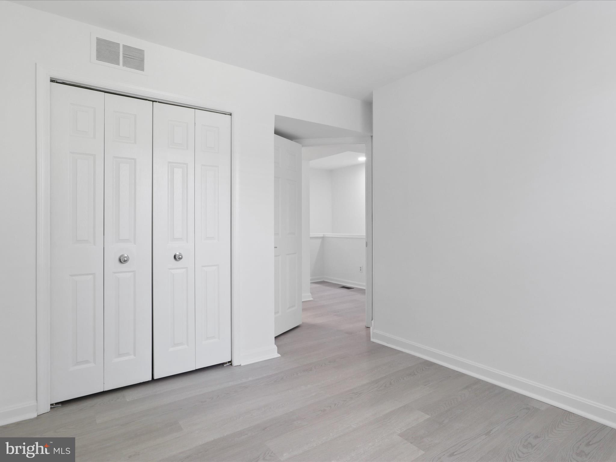 LINCOLNIA MEWS - Residential Lease