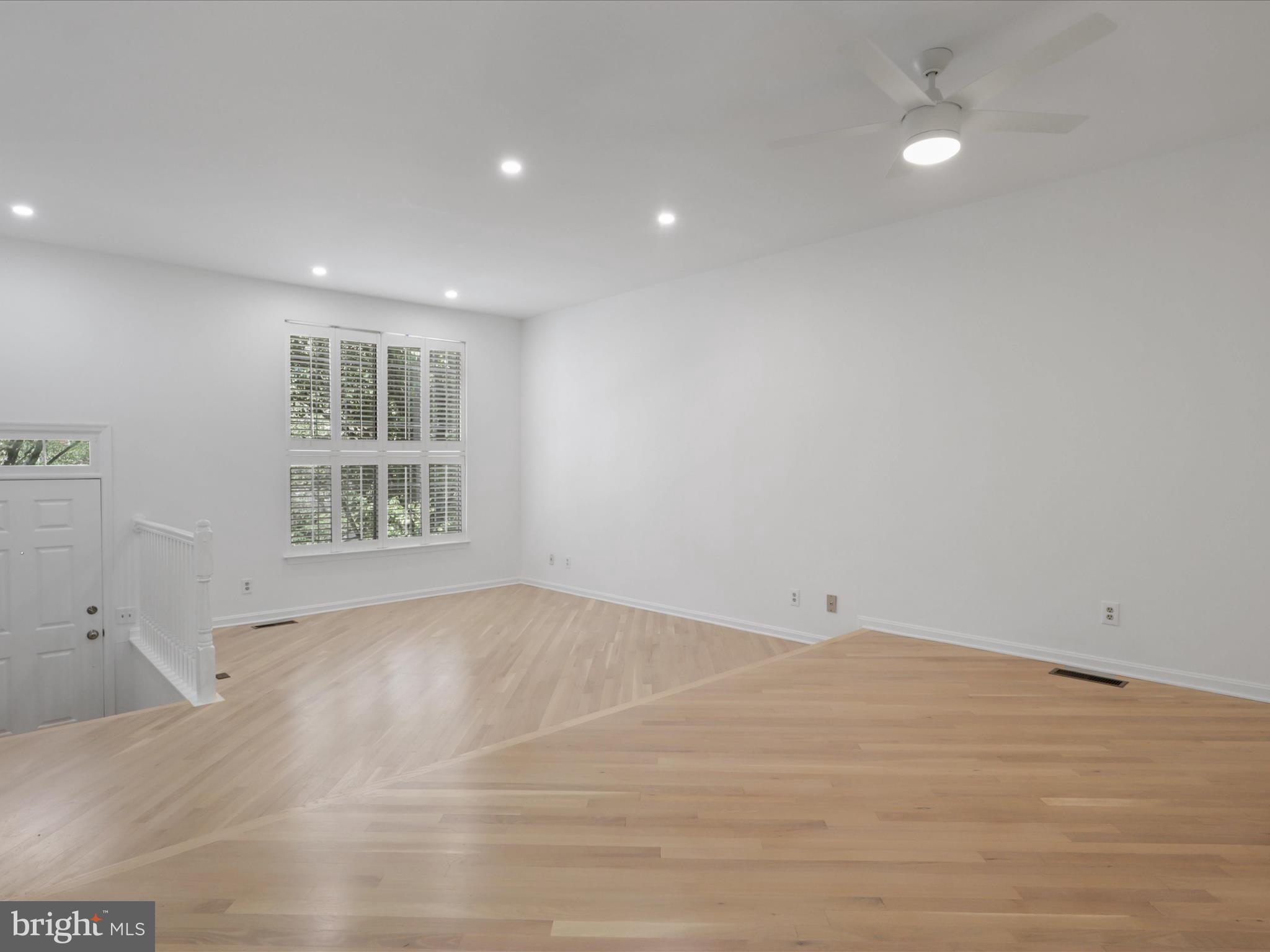 LINCOLNIA MEWS - Residential Lease