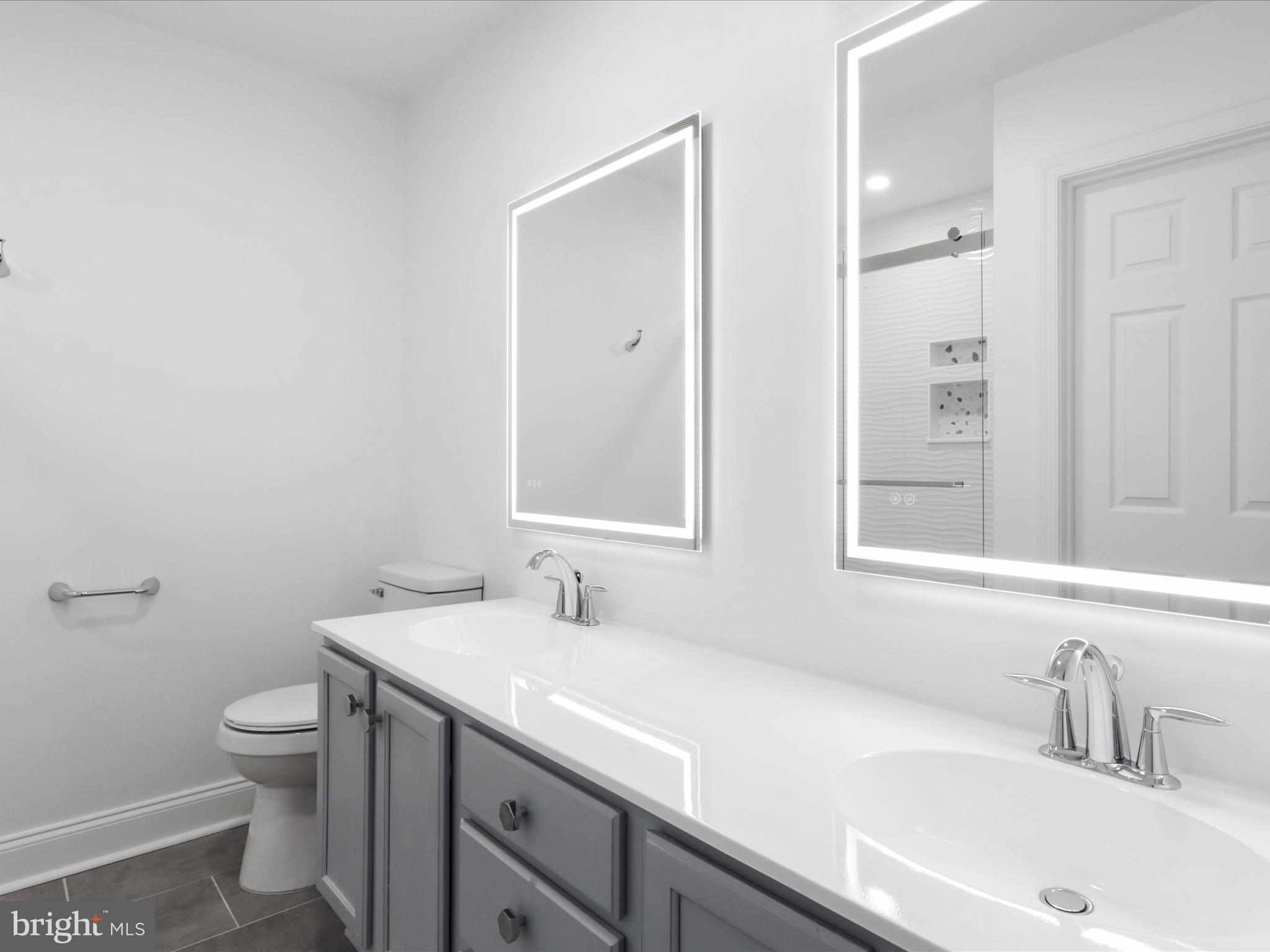 LINCOLNIA MEWS - Residential Lease