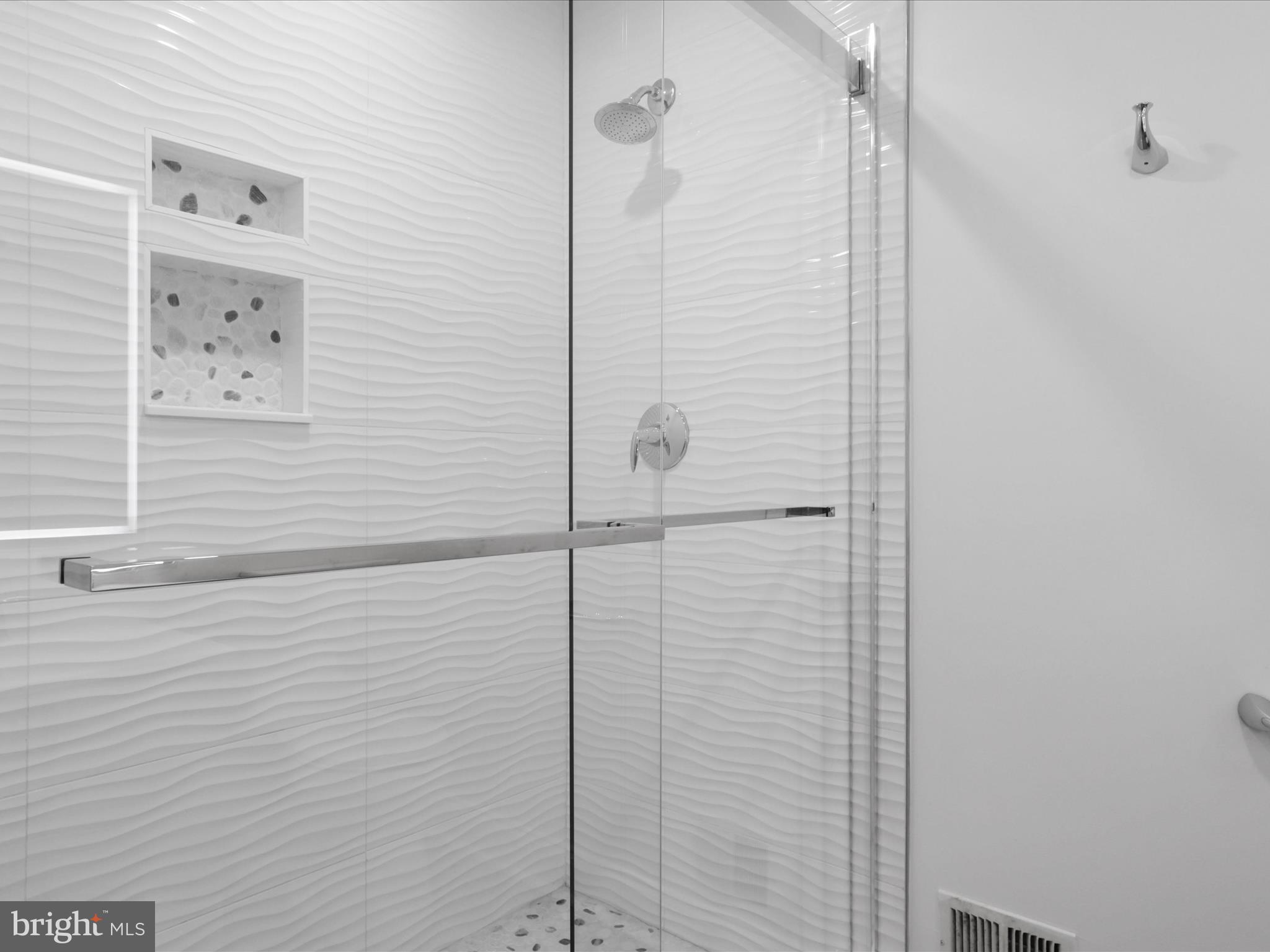 LINCOLNIA MEWS - Residential Lease