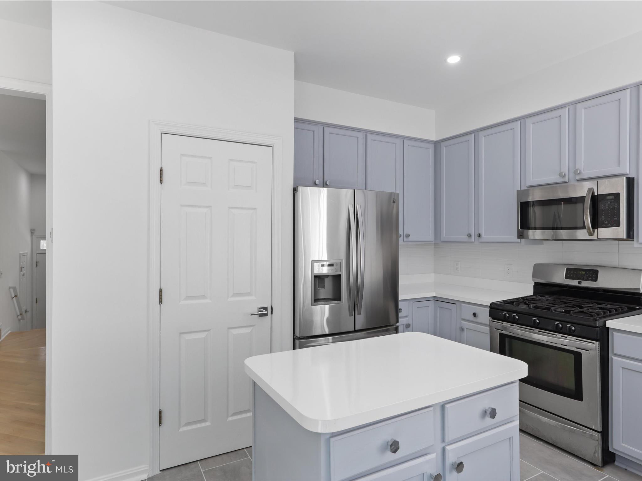 LINCOLNIA MEWS - Residential Lease